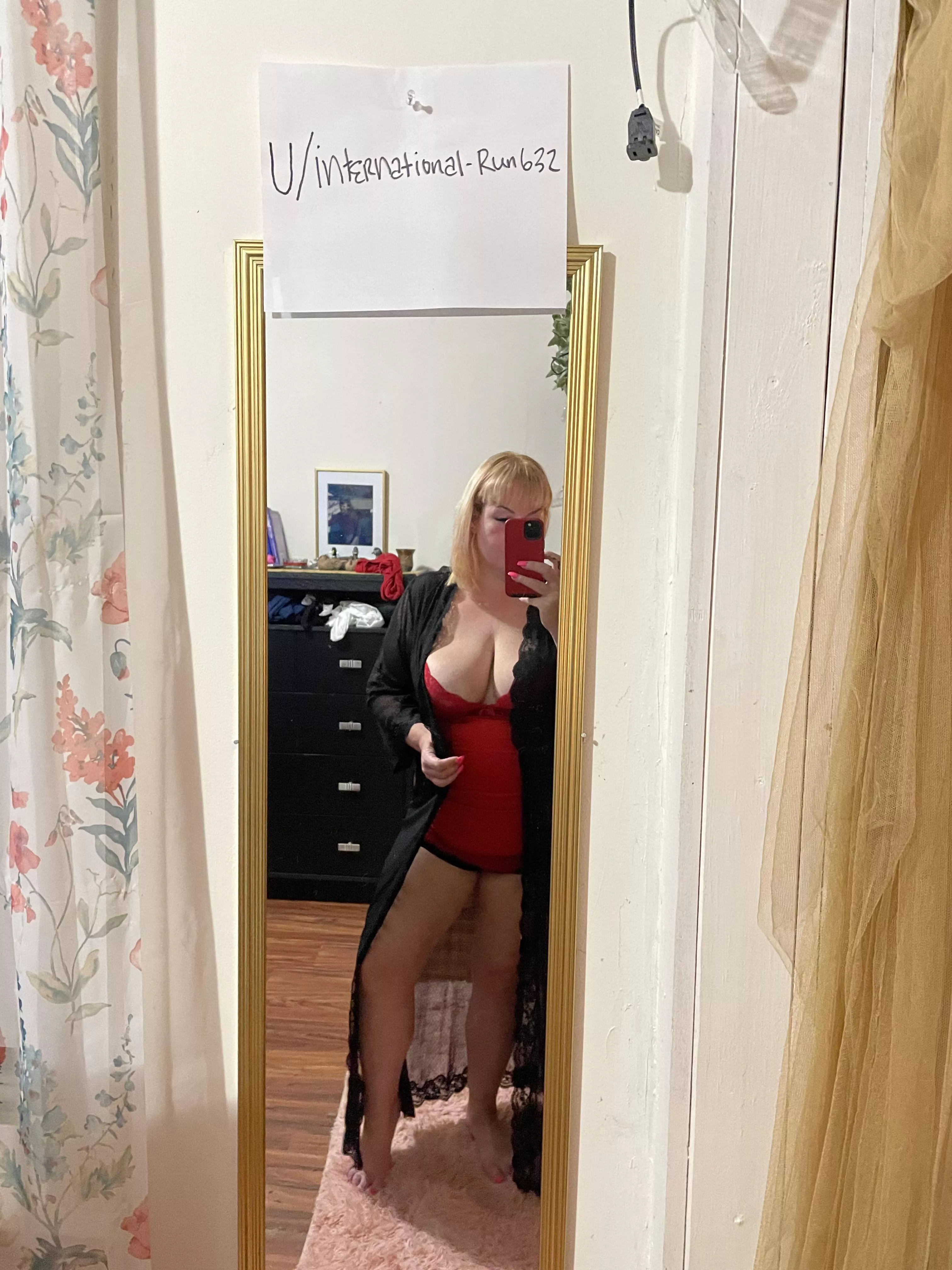 Red and Black 😈 [F]