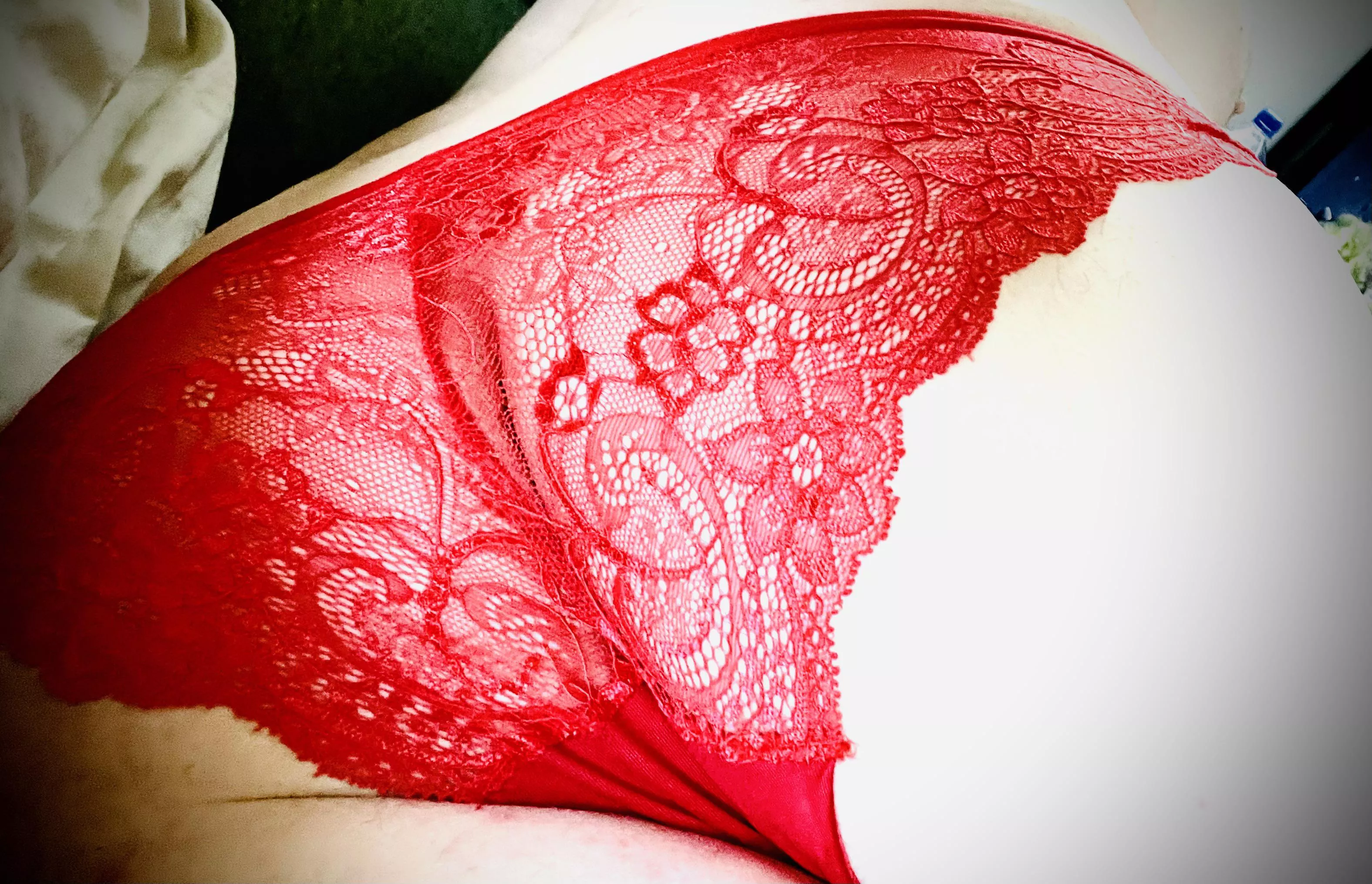 Red lace by request 😘