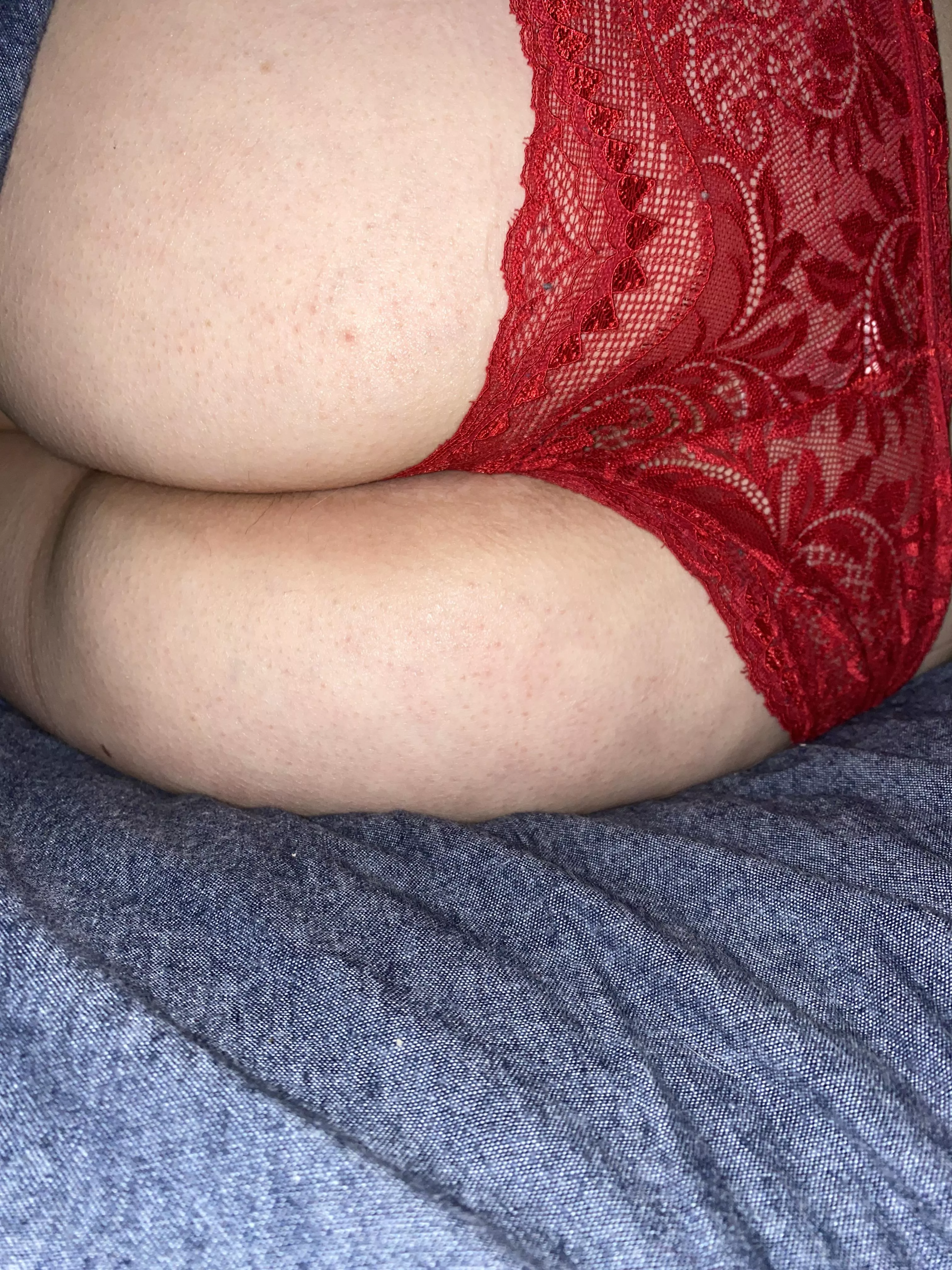 Red sure is her colour (f)