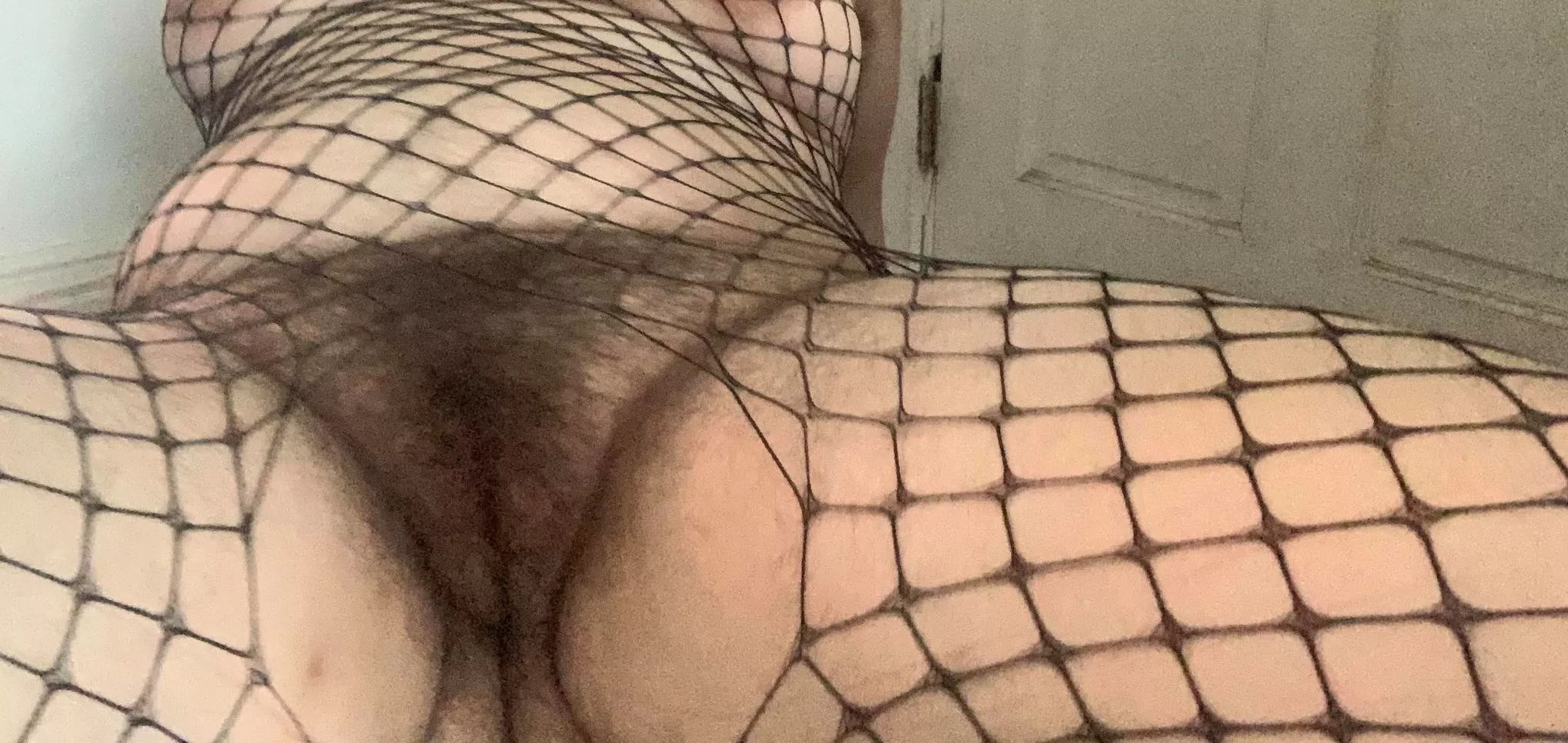 Ripped my fishnets for easier access to my bush :3