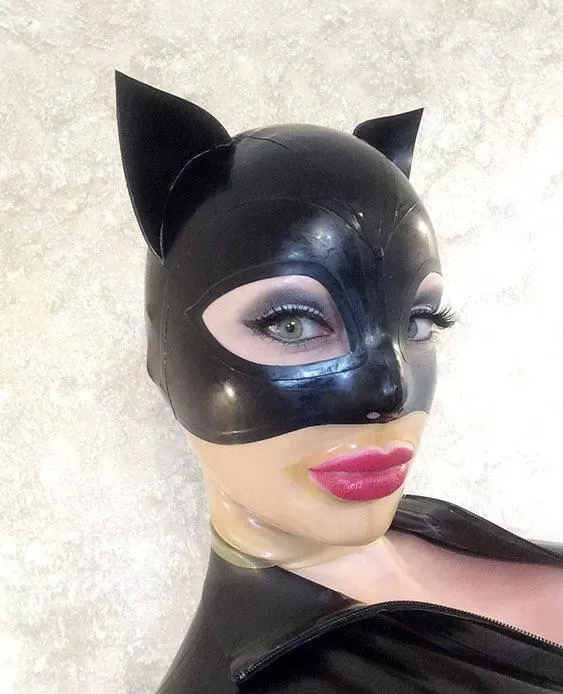 /r/latexlucy - Catwoman Lucy