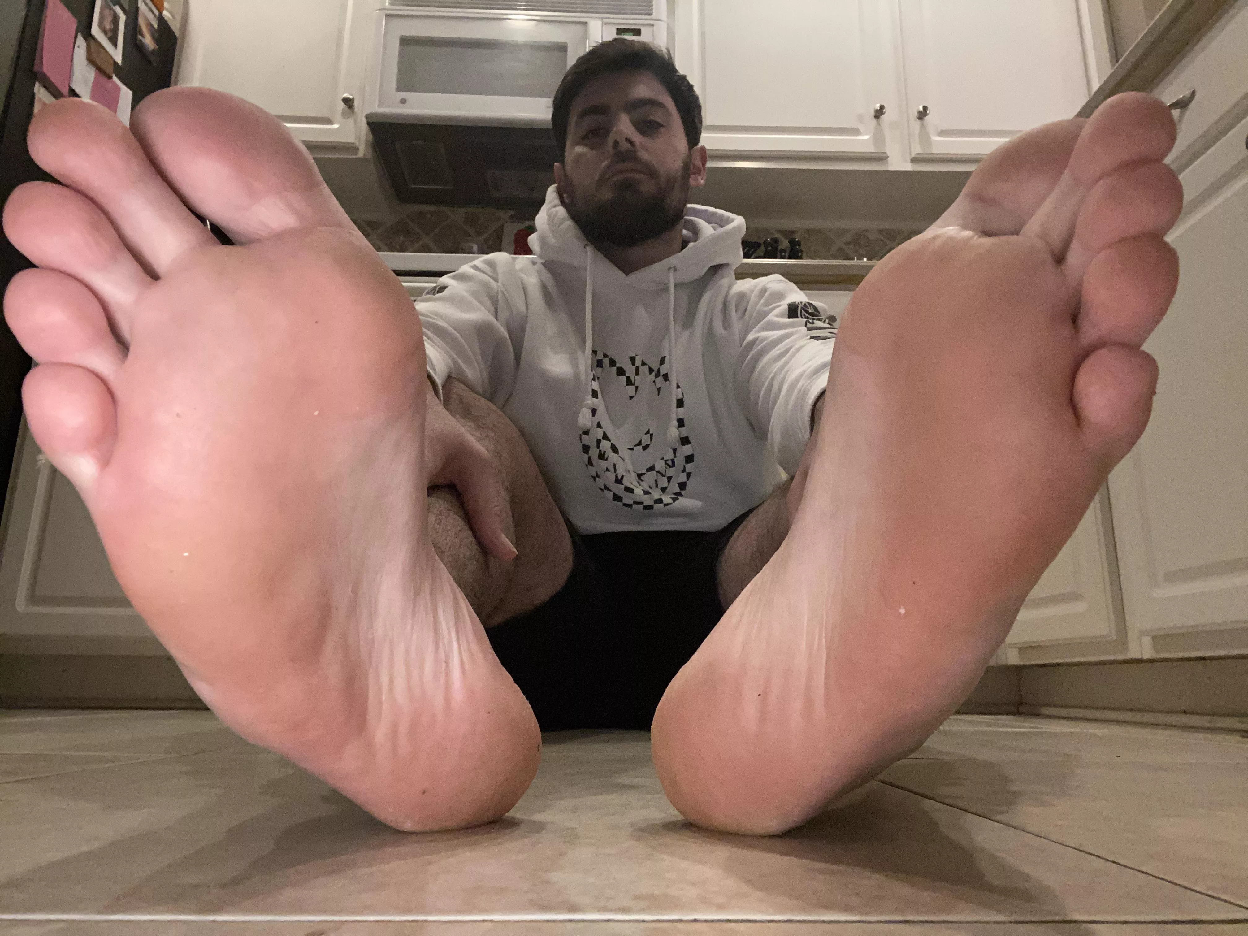 Rub my bare feet ðŸ˜