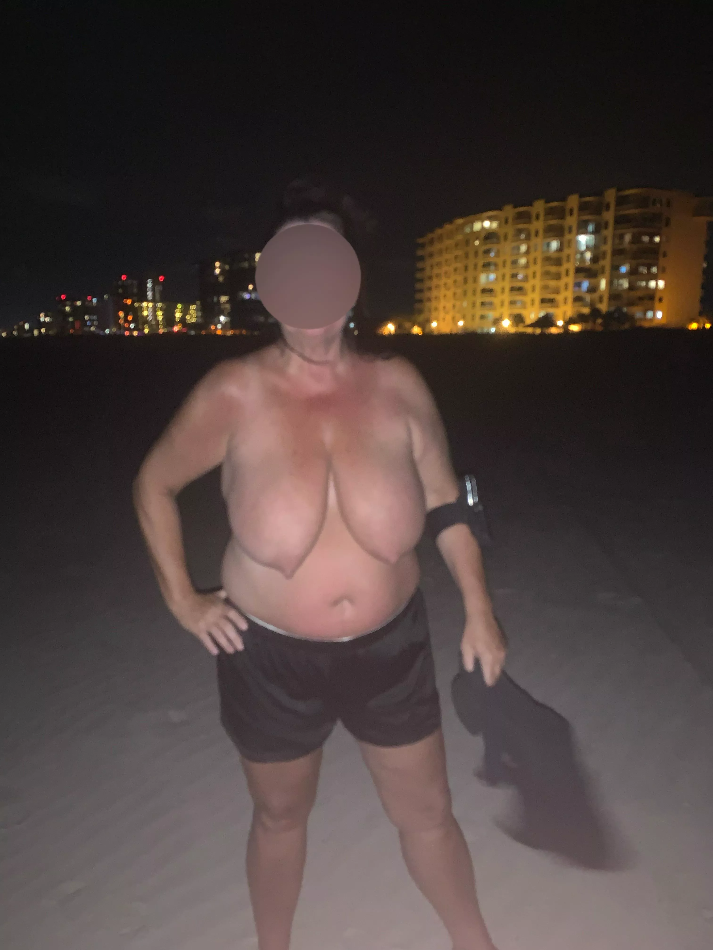 Saggars spotted on beach last night!! [F55]