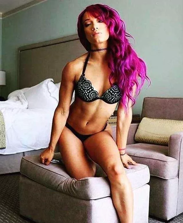 Sasha Banks has such a gorgeous body