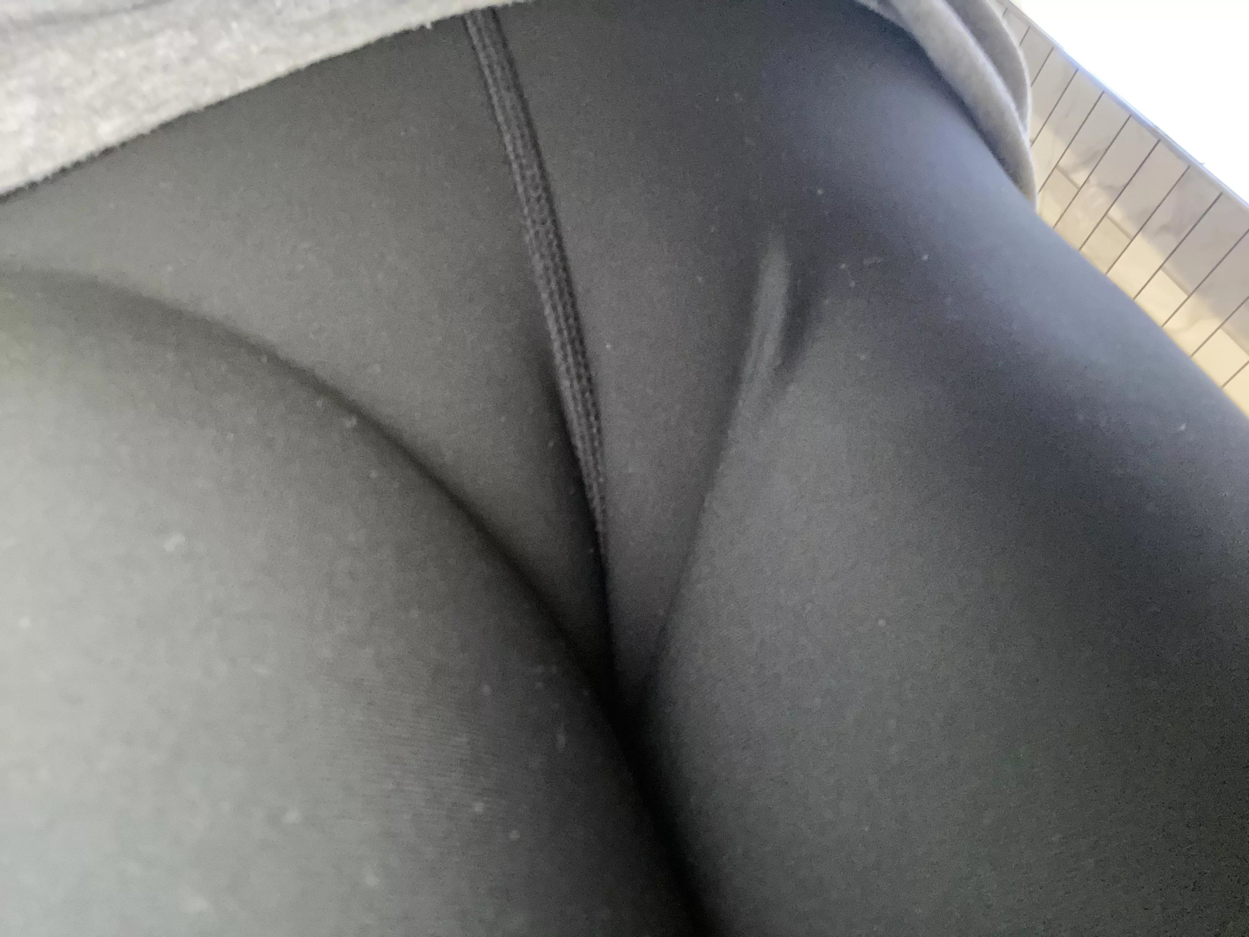 Saturdays are for leggings and cameltoe!