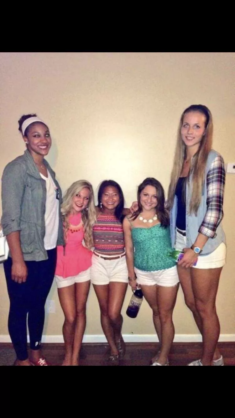 Saw on other Page: college basketball players with cheerleaders