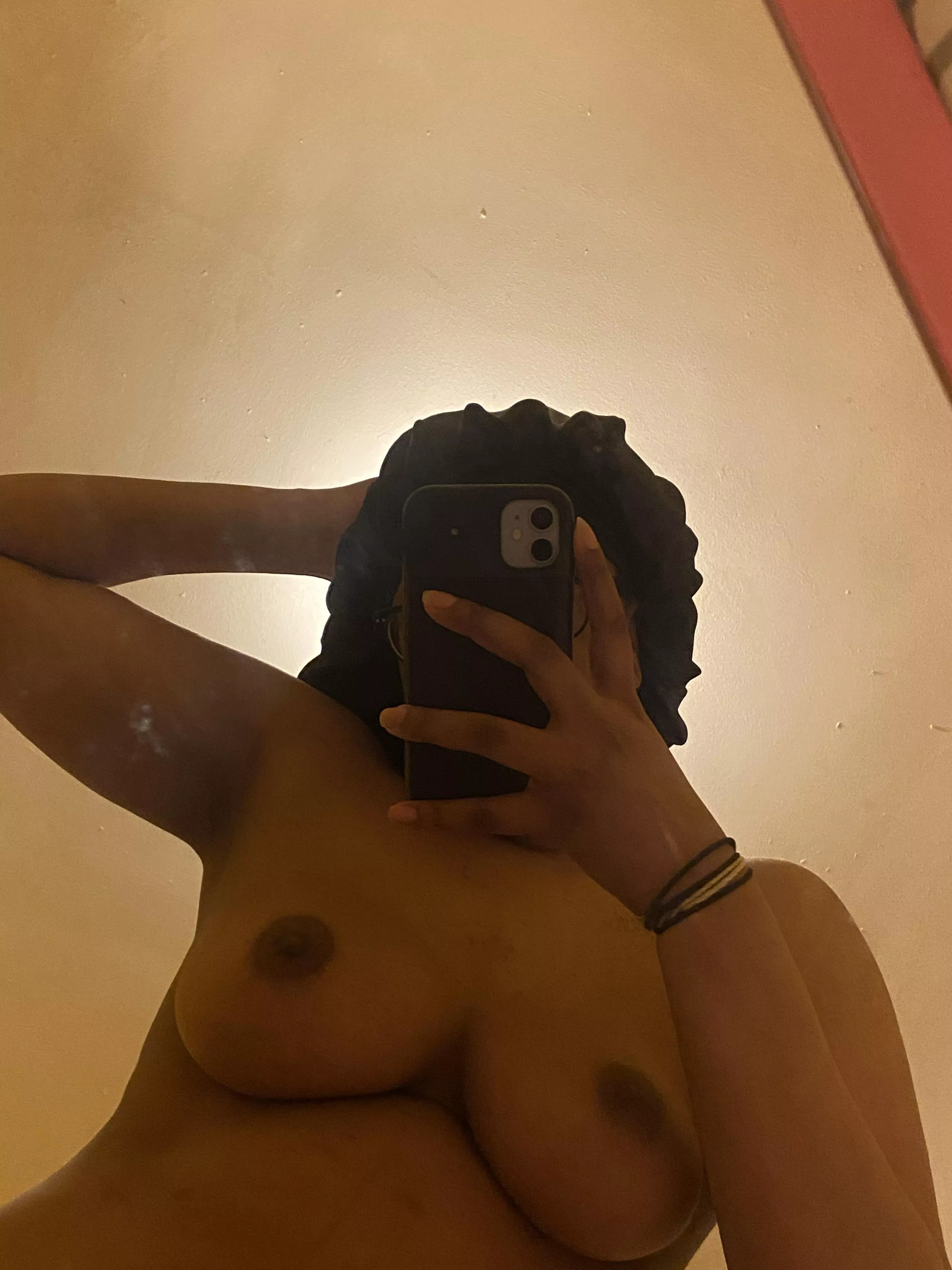 Say hi if you like my titties?