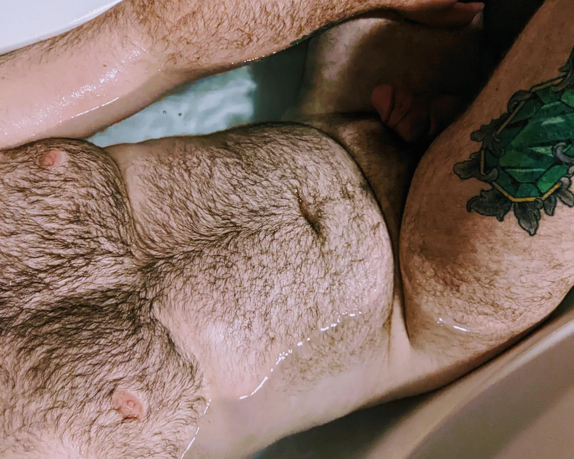 🛀 Scruba dub dub, Cub in the tub 🐻