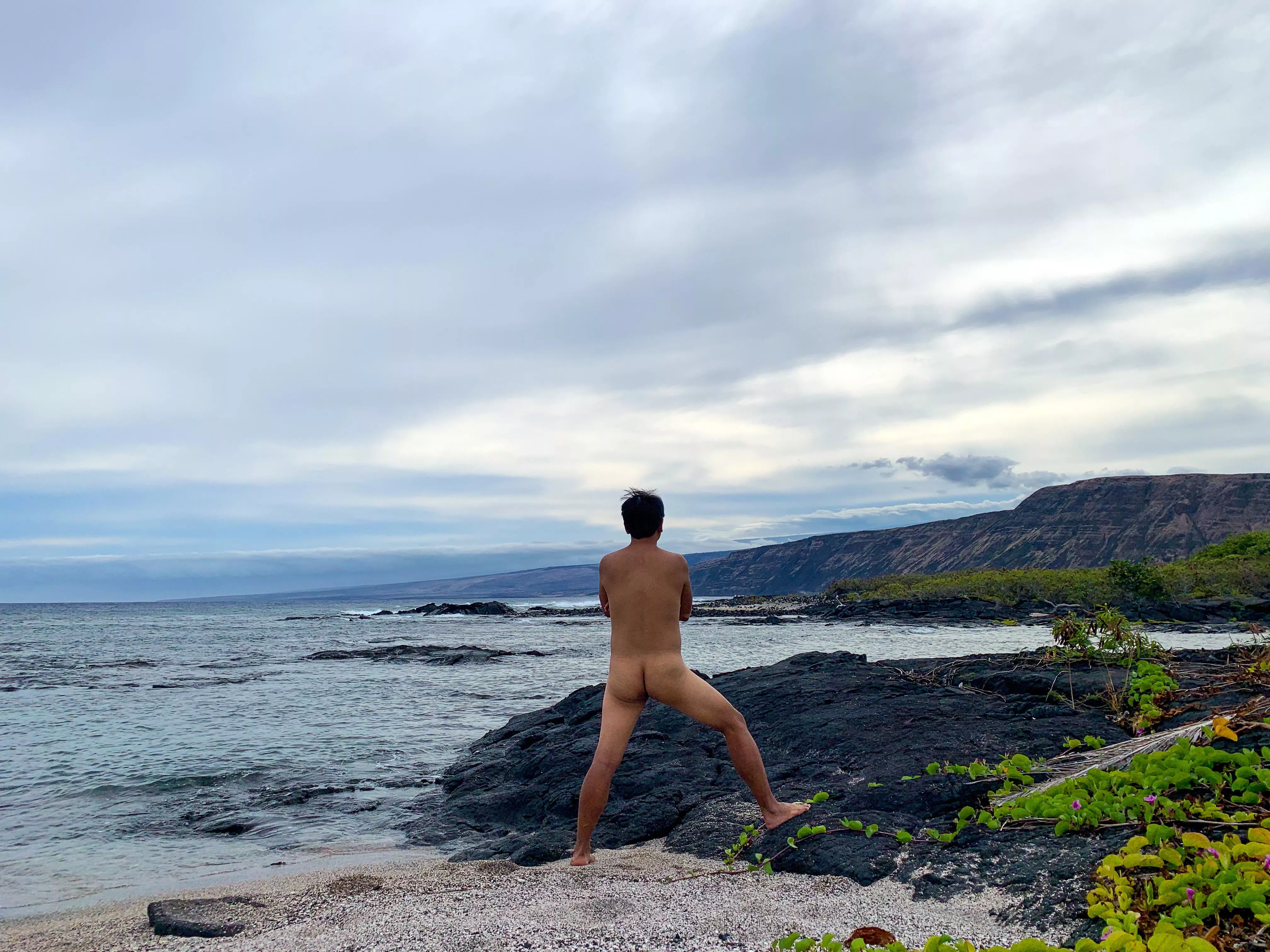 Secluded beach in Hawaii 🥰