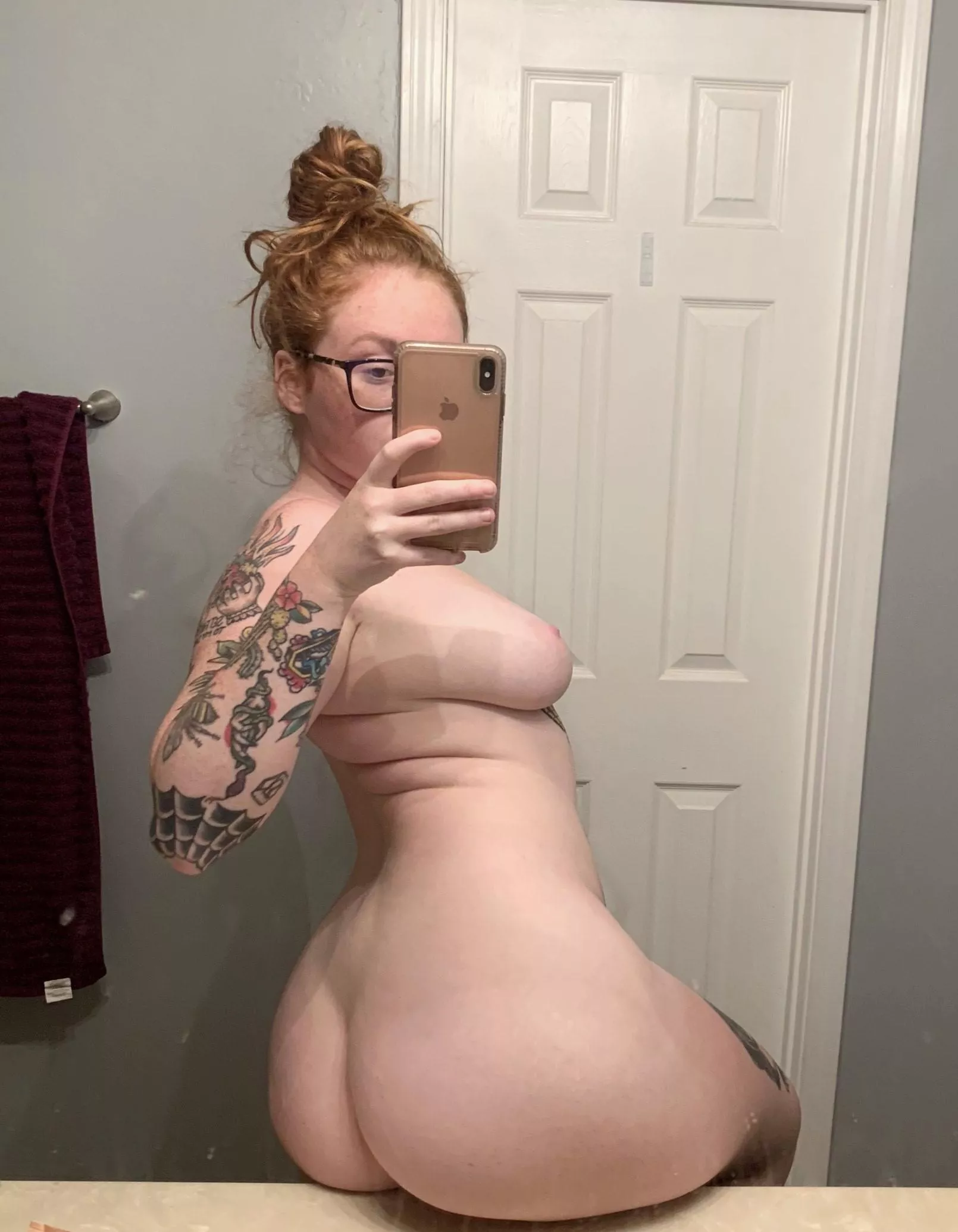 [SELLING] Cheap Prices 🍓 customs, sexting, premium snapchat, GFE, vidchat and more. 🍓 SERIOUS BUYERS ONLY 🍓 Kik me @ gingerxxxbr3ad | Snap me @ gingerxxxbread. 🍓🍓