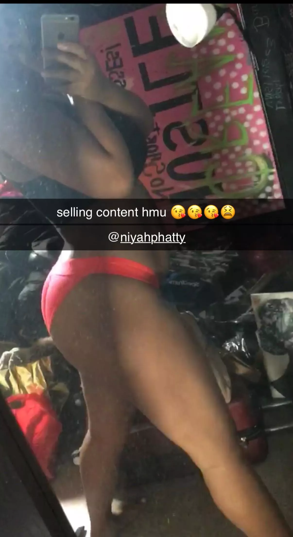 Selling content hmu on snap @niyahwitphatty 💦💦💦😘