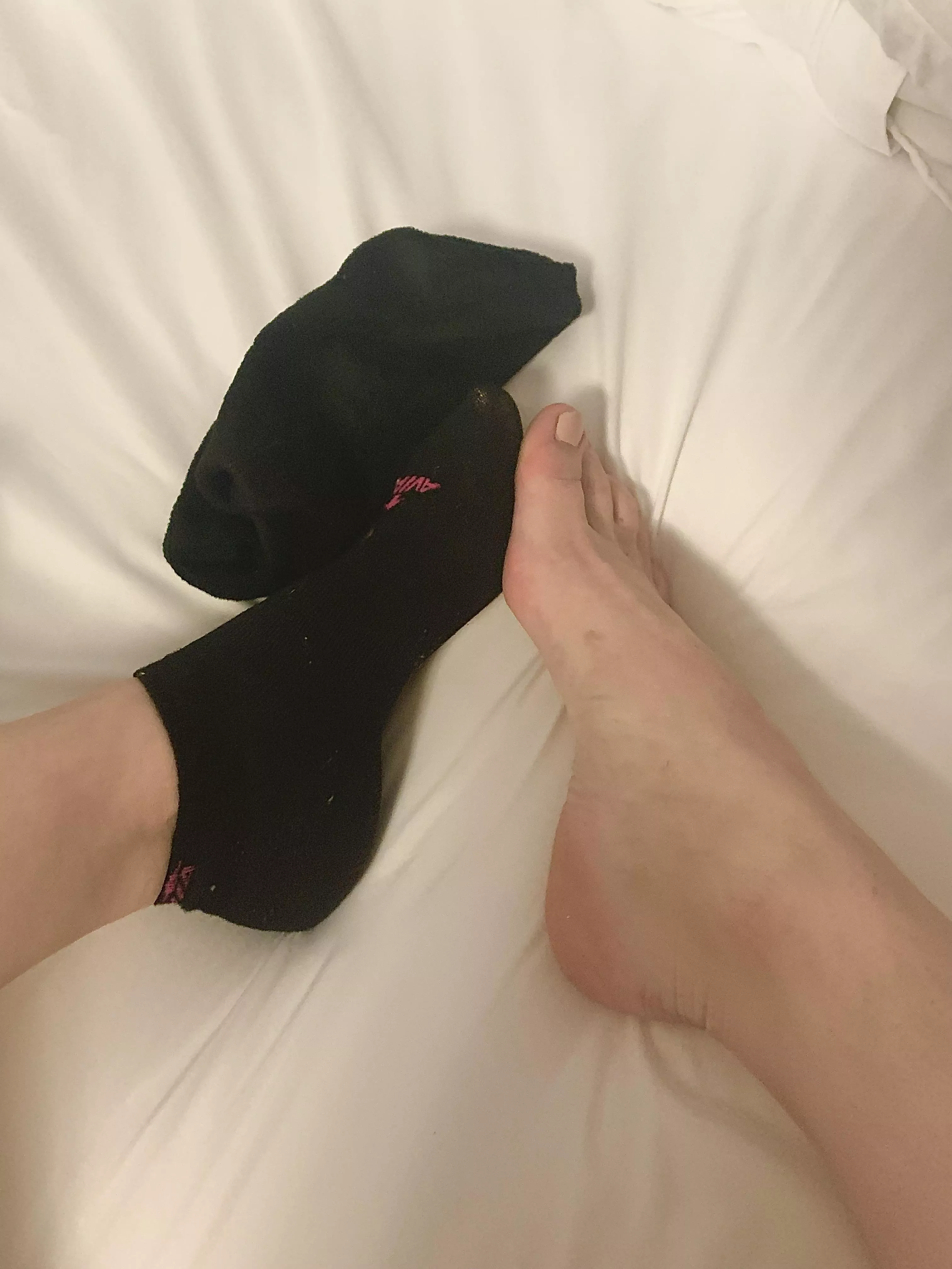 [selling] Socks or no socks? Selling customðŸ¦¶pics for 15 each! Shoot me a messageâ£ï¸