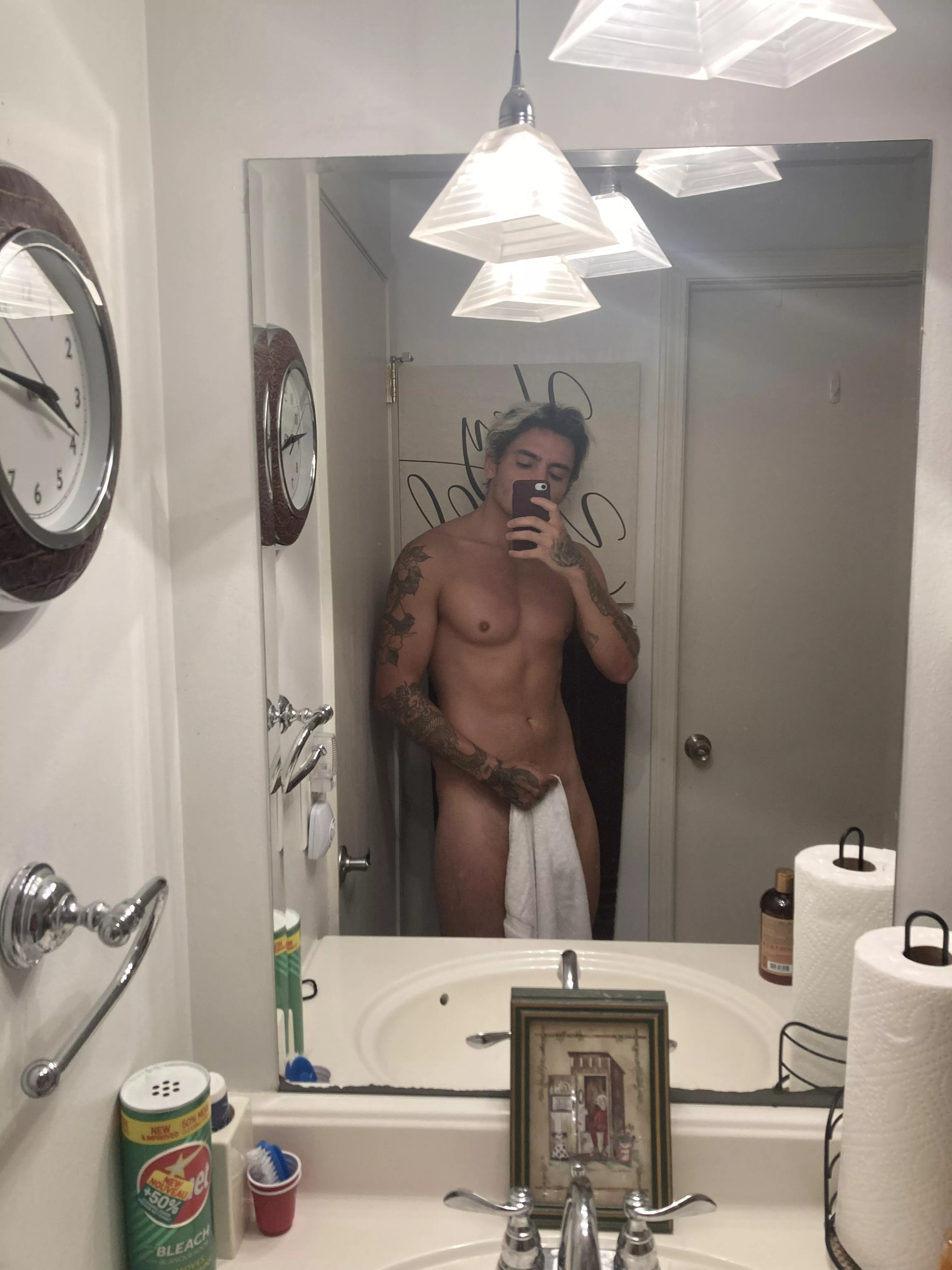 Sending full body nudes to everyone that upvotes this 💦⬆️