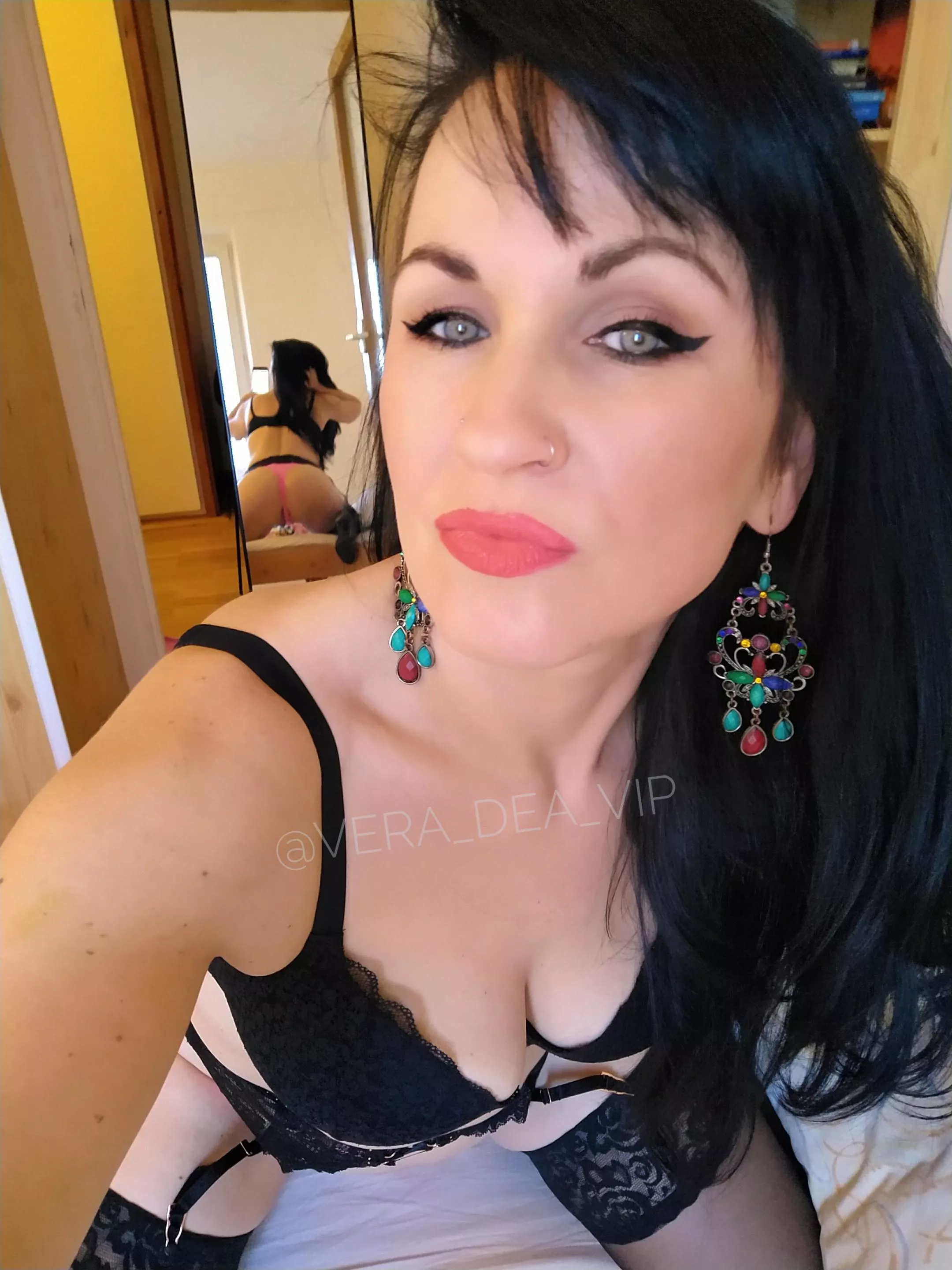 Sexy, curvy, hot and horny milf 😈 I want you to cum with my rich porn gallery 🔞 2.1K likes 💦 30% OFF and i'm worth it 🔥link in comment 💋