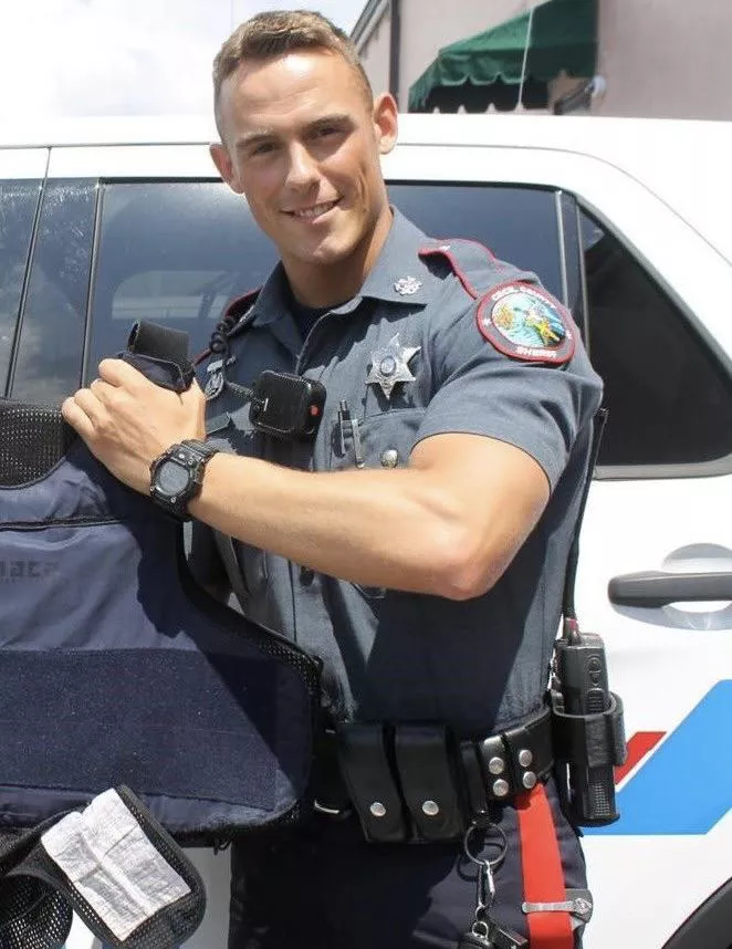 â€œSexy Officerâ€ â€¦