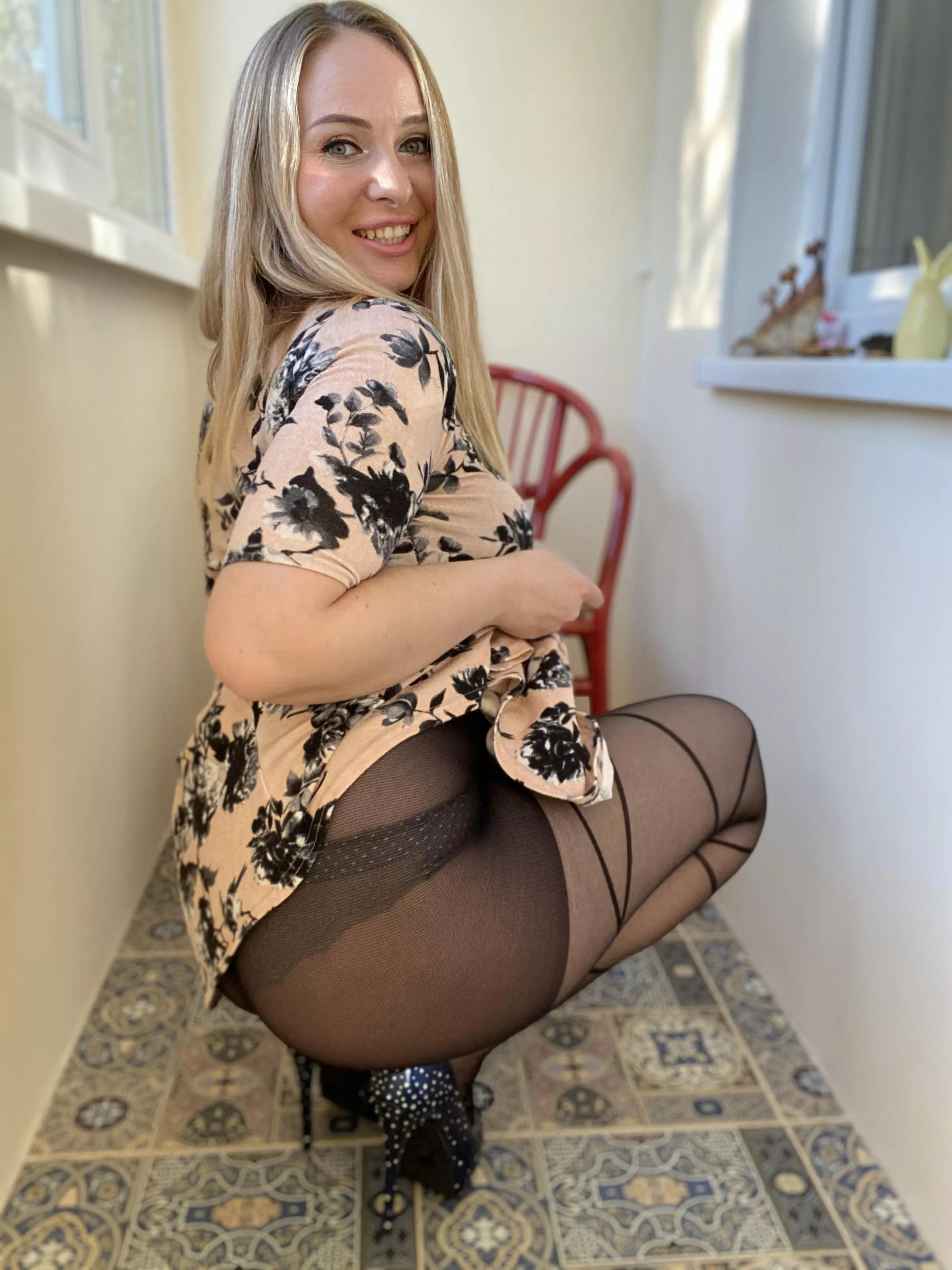 Sexy pantyhose with black lines