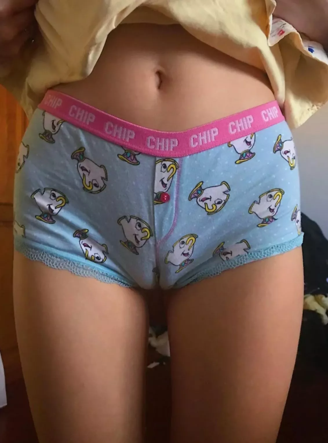 Sexy shorts / cameltoe / pussy print