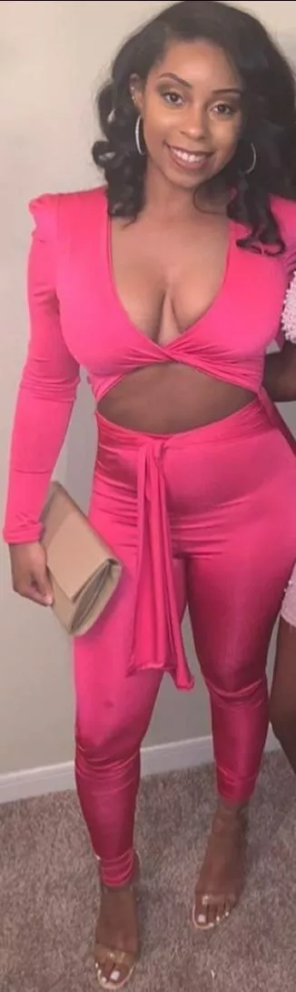 sexy young ebony( . )( . )sweet poo poo