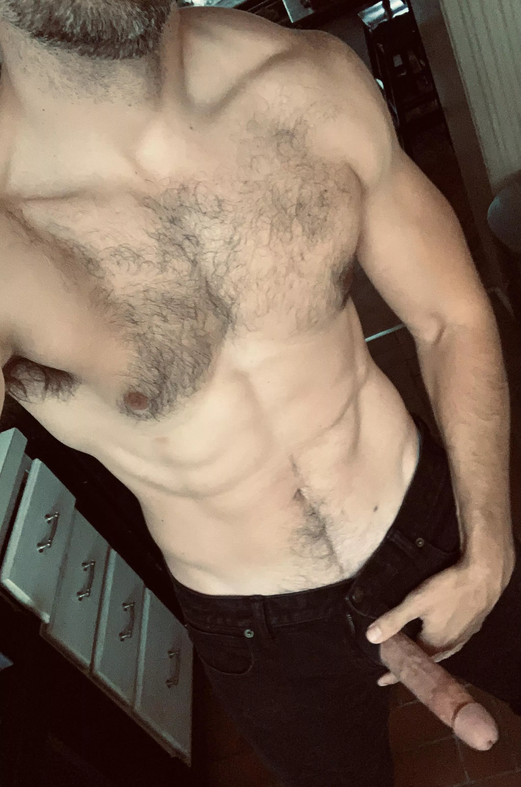 Should be getting ready by for work, but getting distracted... [m]