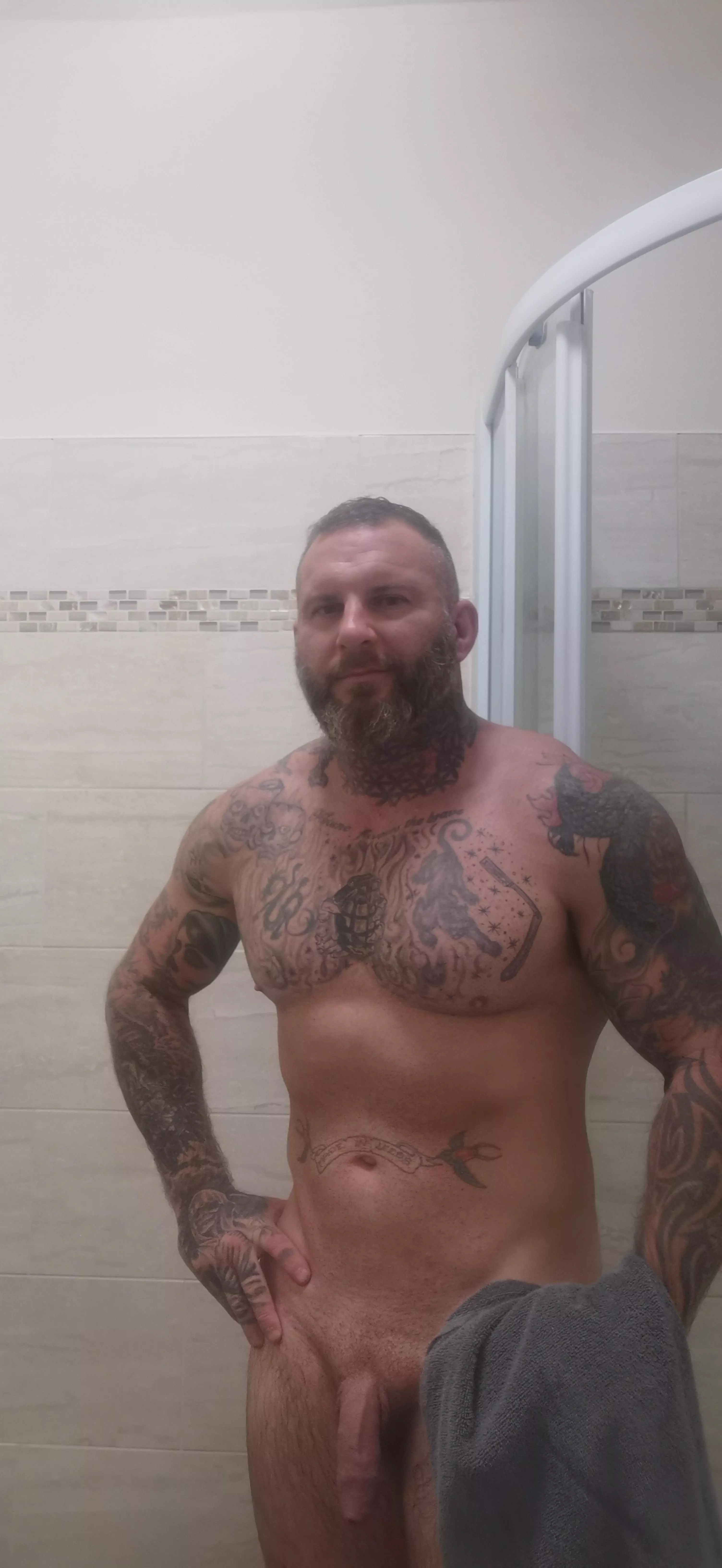 Shower before bed (M) 42 100kg 6'