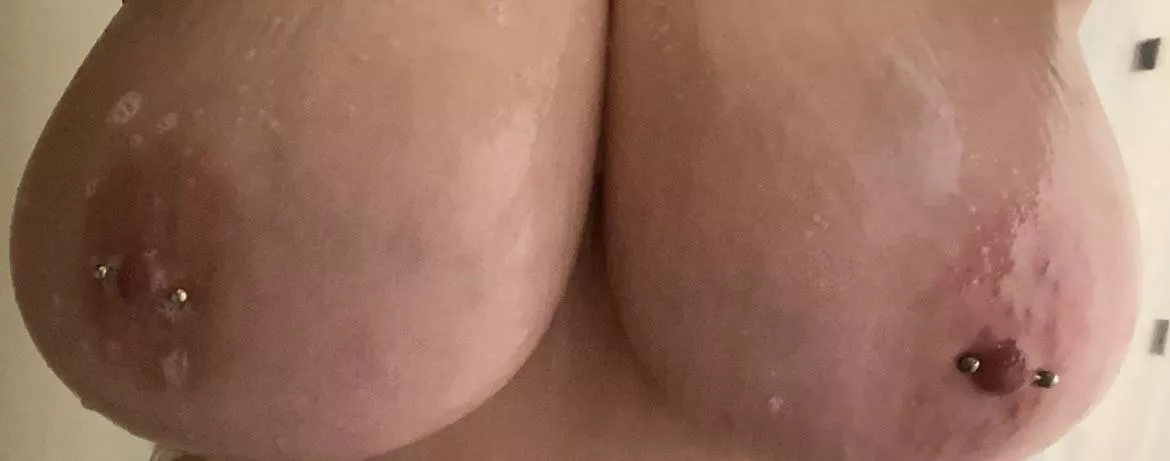 Shower titts are a thing for Saturday mornings, right? (F) (OC)