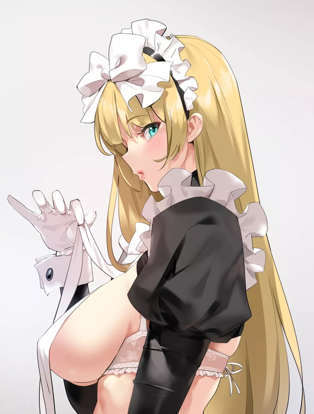 Side Boob Maid