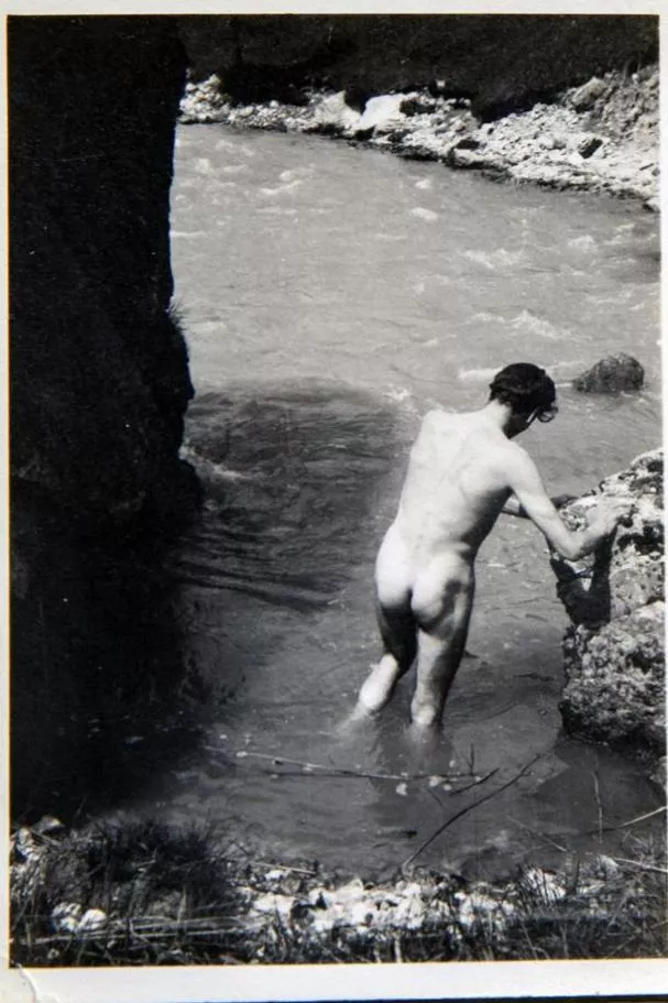 Sir Laurence Olivier having a good time