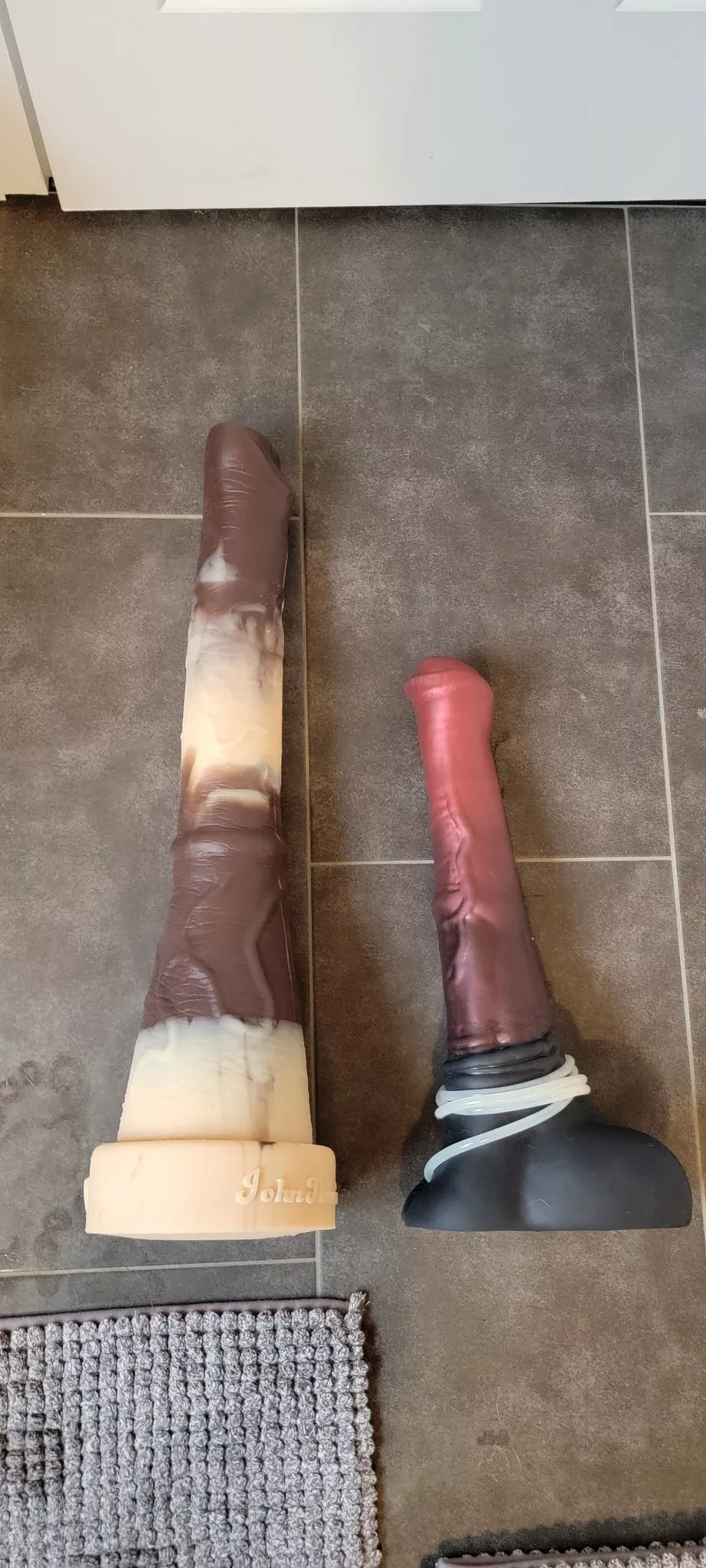 Size comparison between a chance xl and the donkey dong xl.