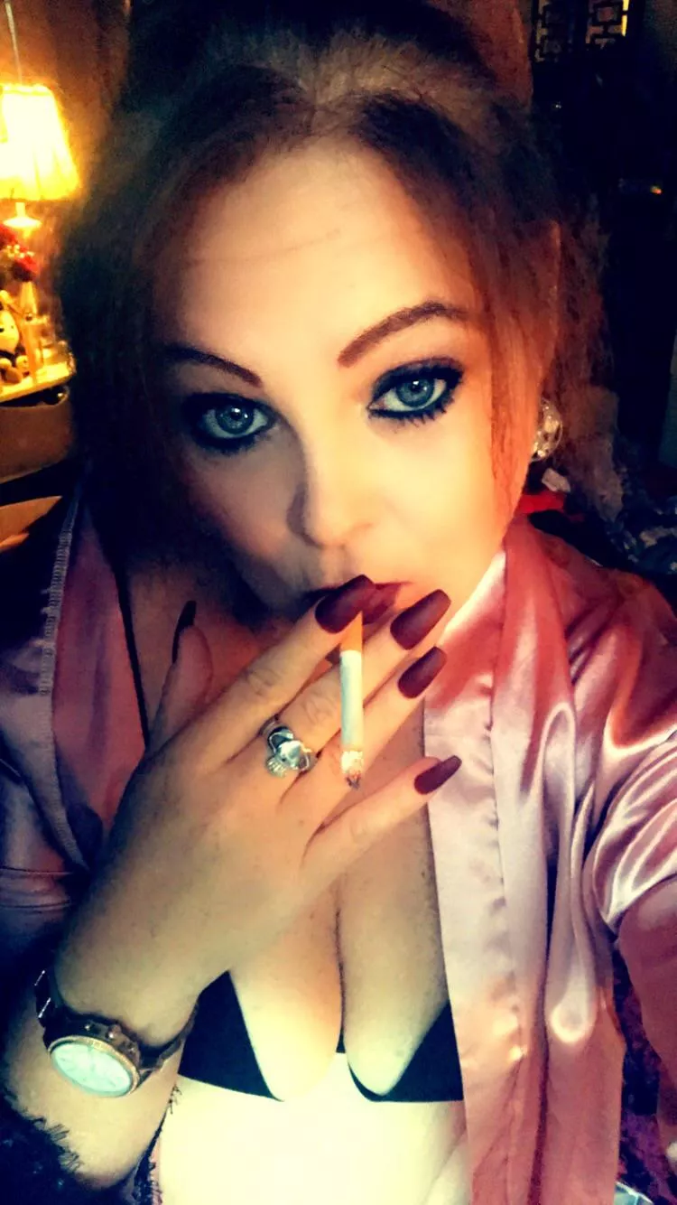 Smoke before bed. Sweet Dreams. ðŸ’‹