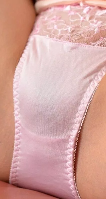 Smooth pink gusset