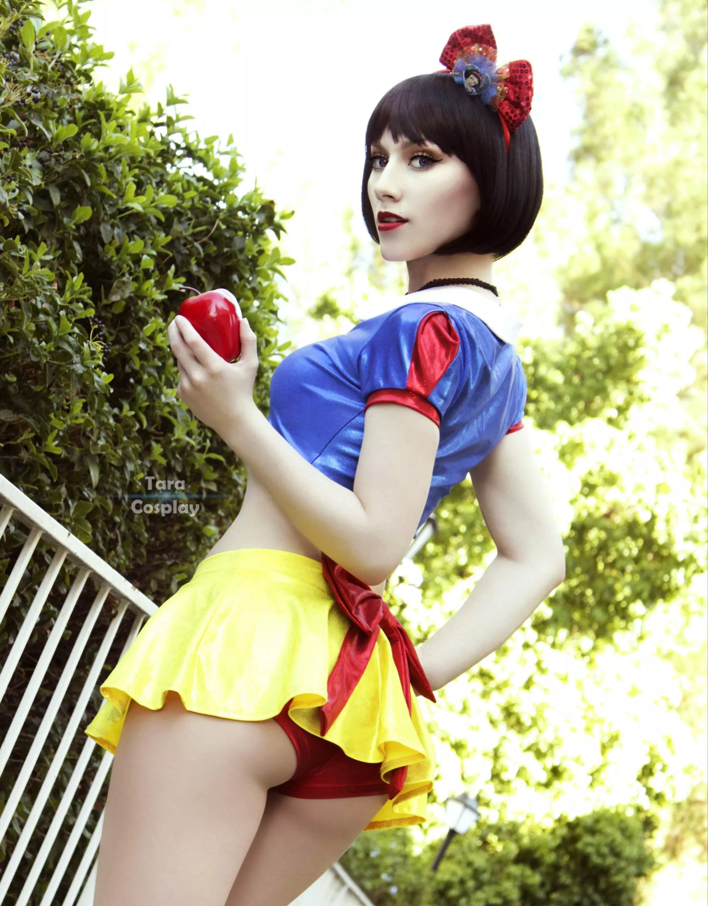 Snow White by Tara Cosplay