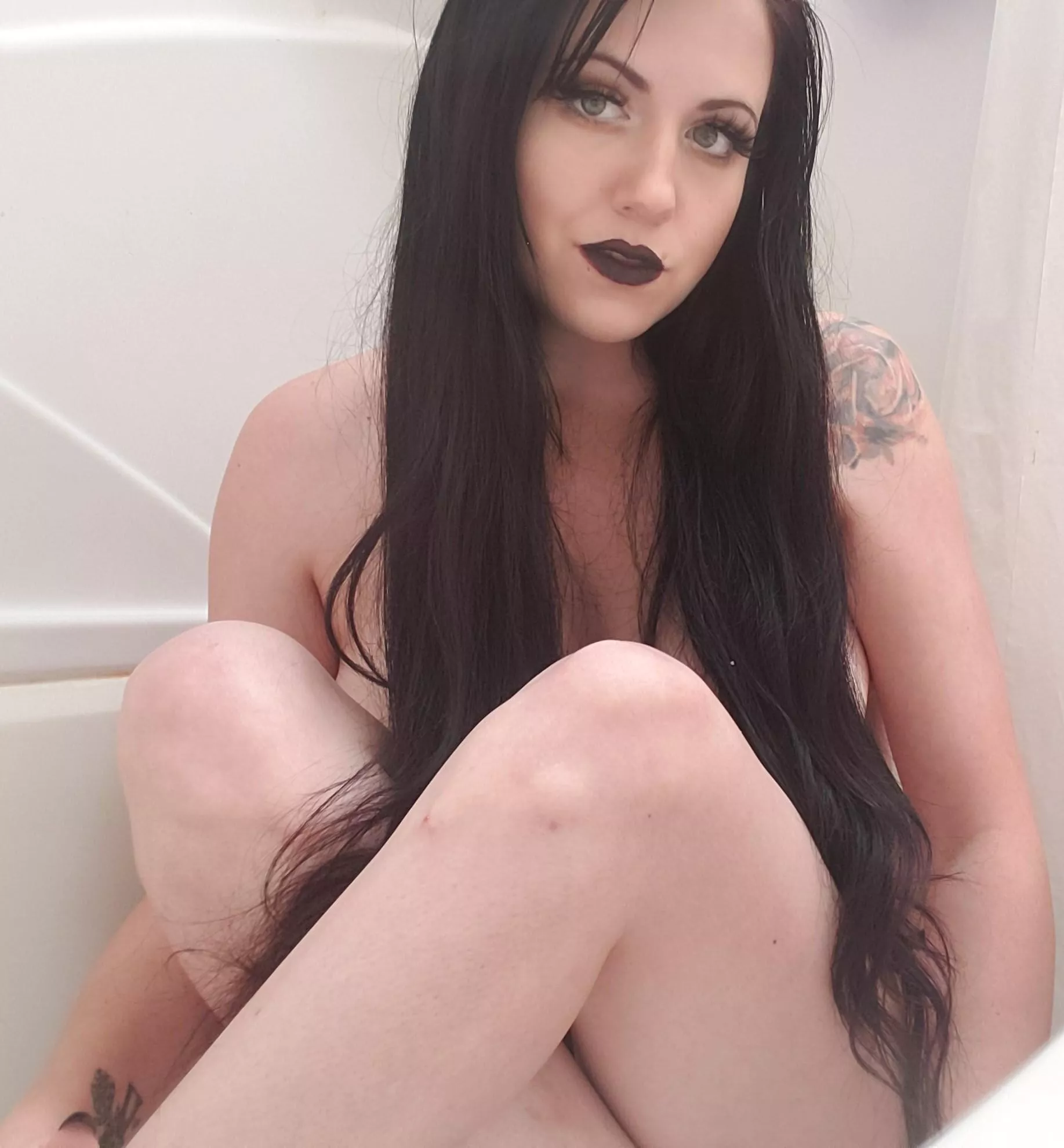 Snow white, Raven haired