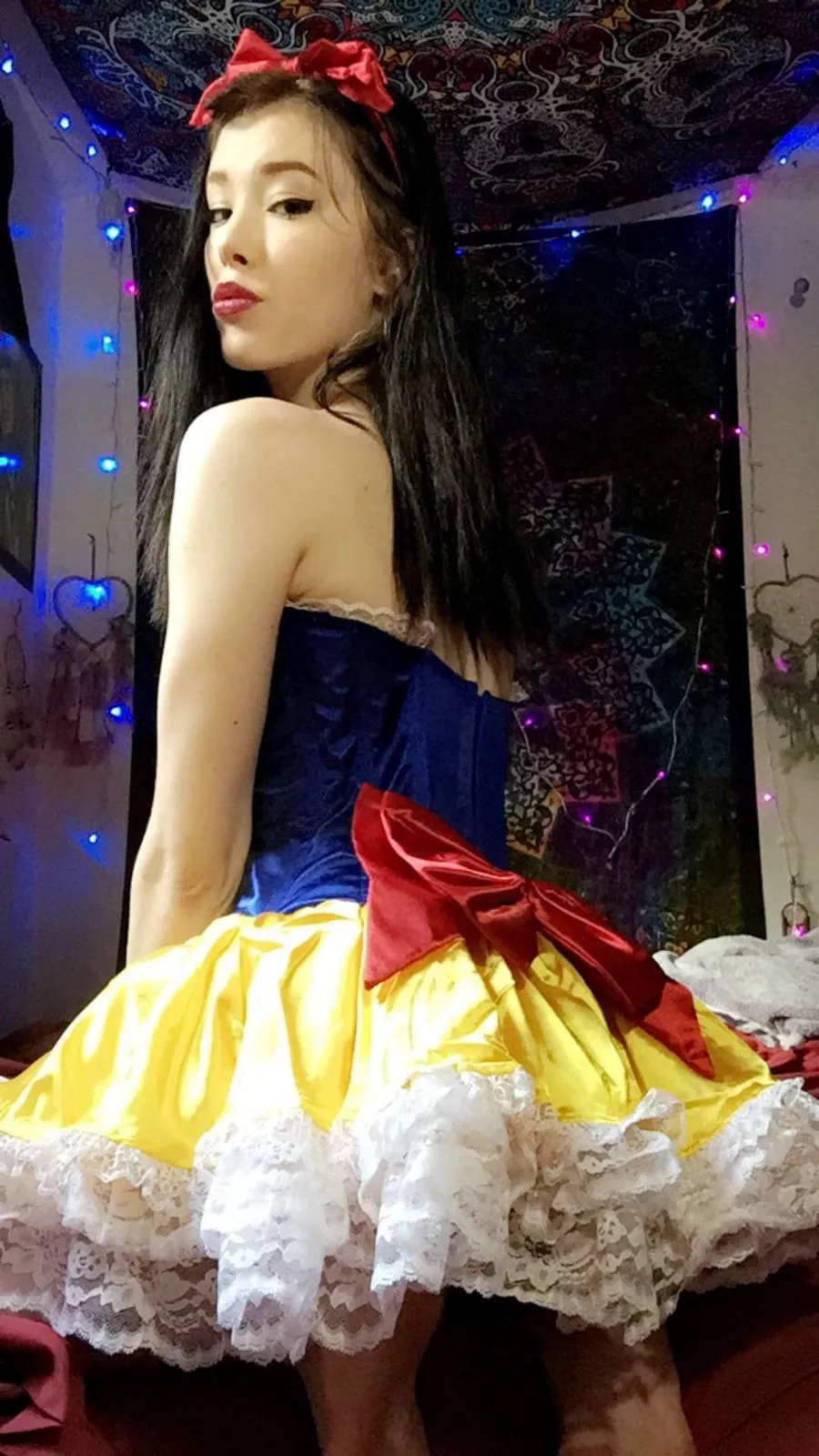 Snow-white cosplay