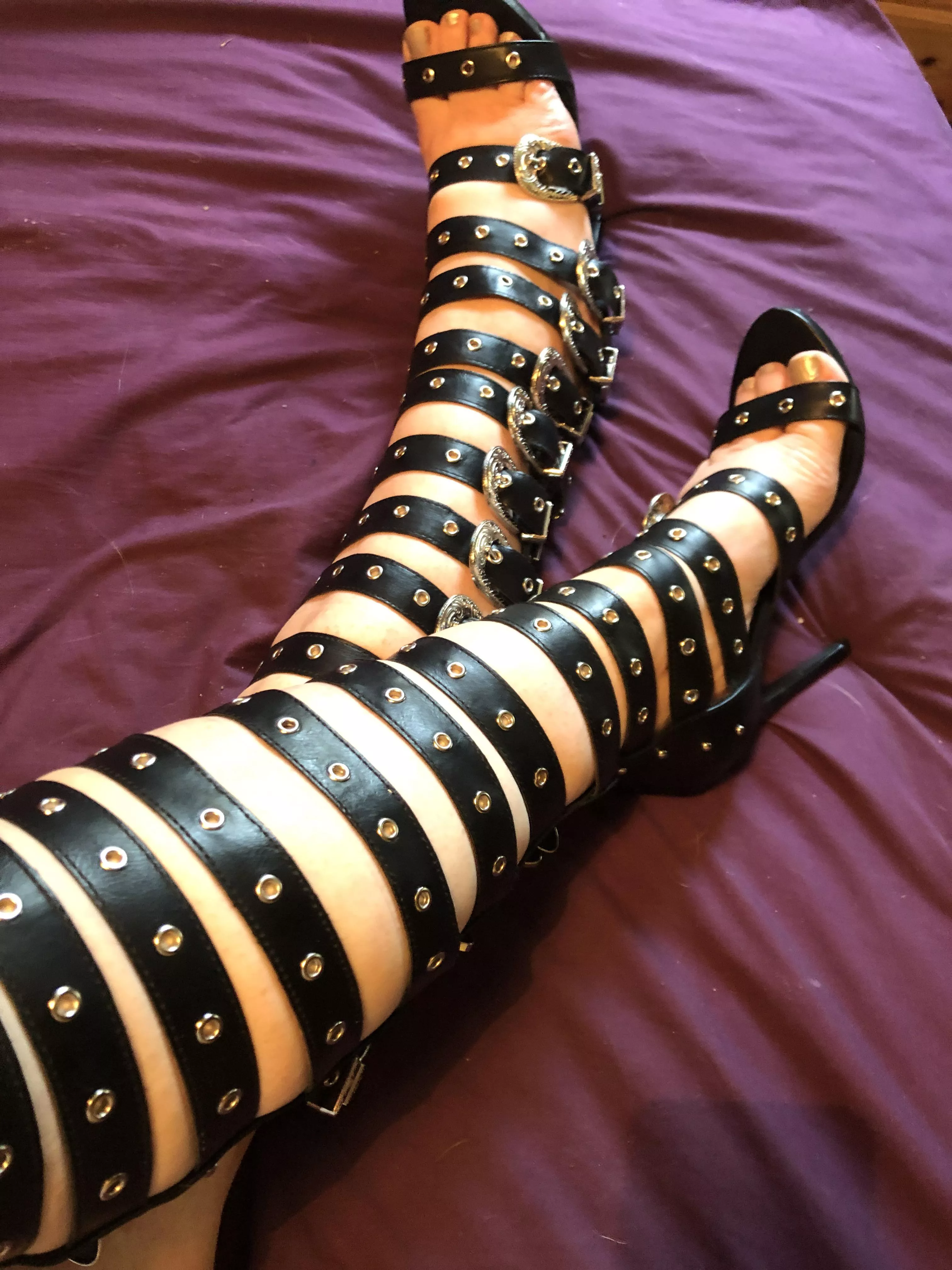 So I have a friend who likes to buy me heels . Hereâ€™s my newest pair