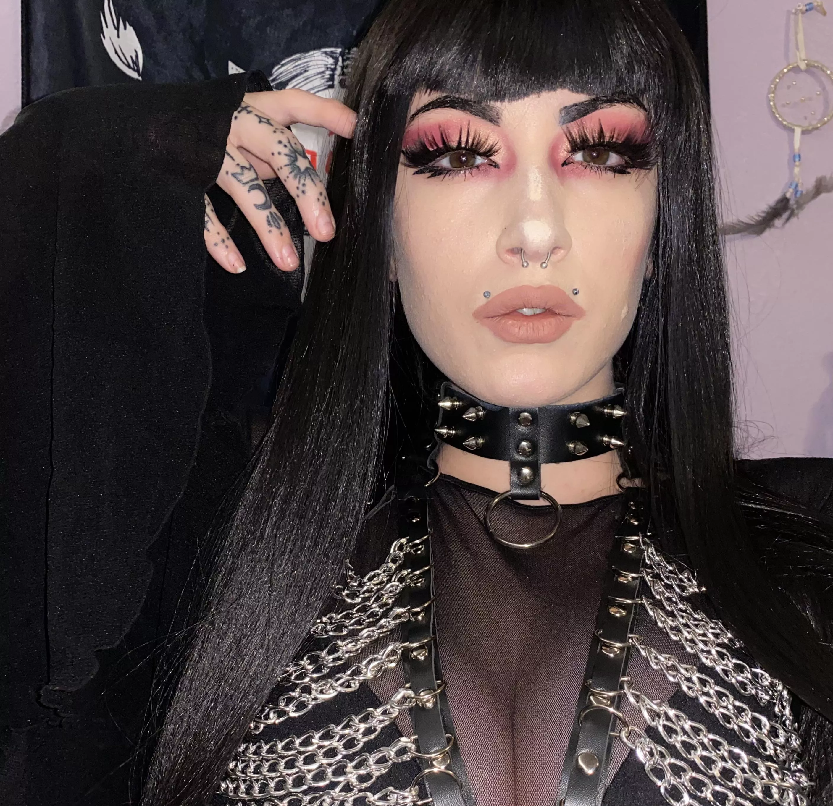 So I heard you like makeup on girls ðŸ–¤ what about goth girls?