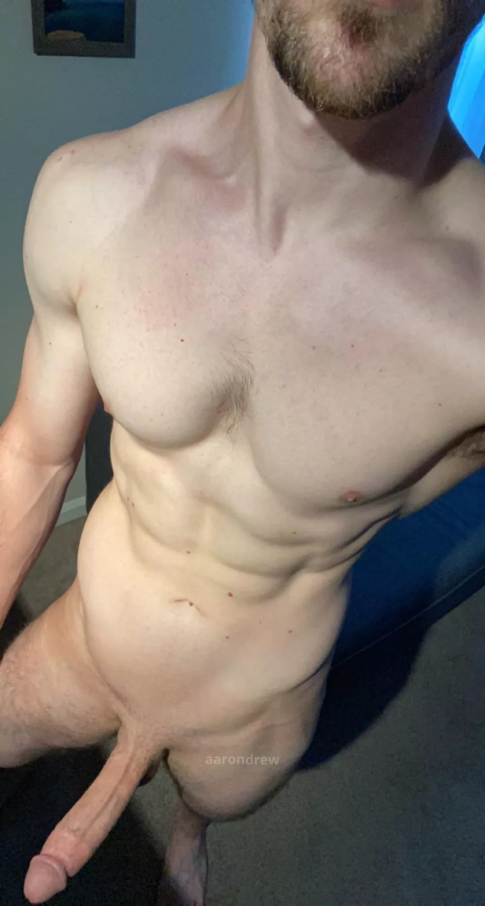 So many hot guys posting on here that I’d love to fuck 🥵