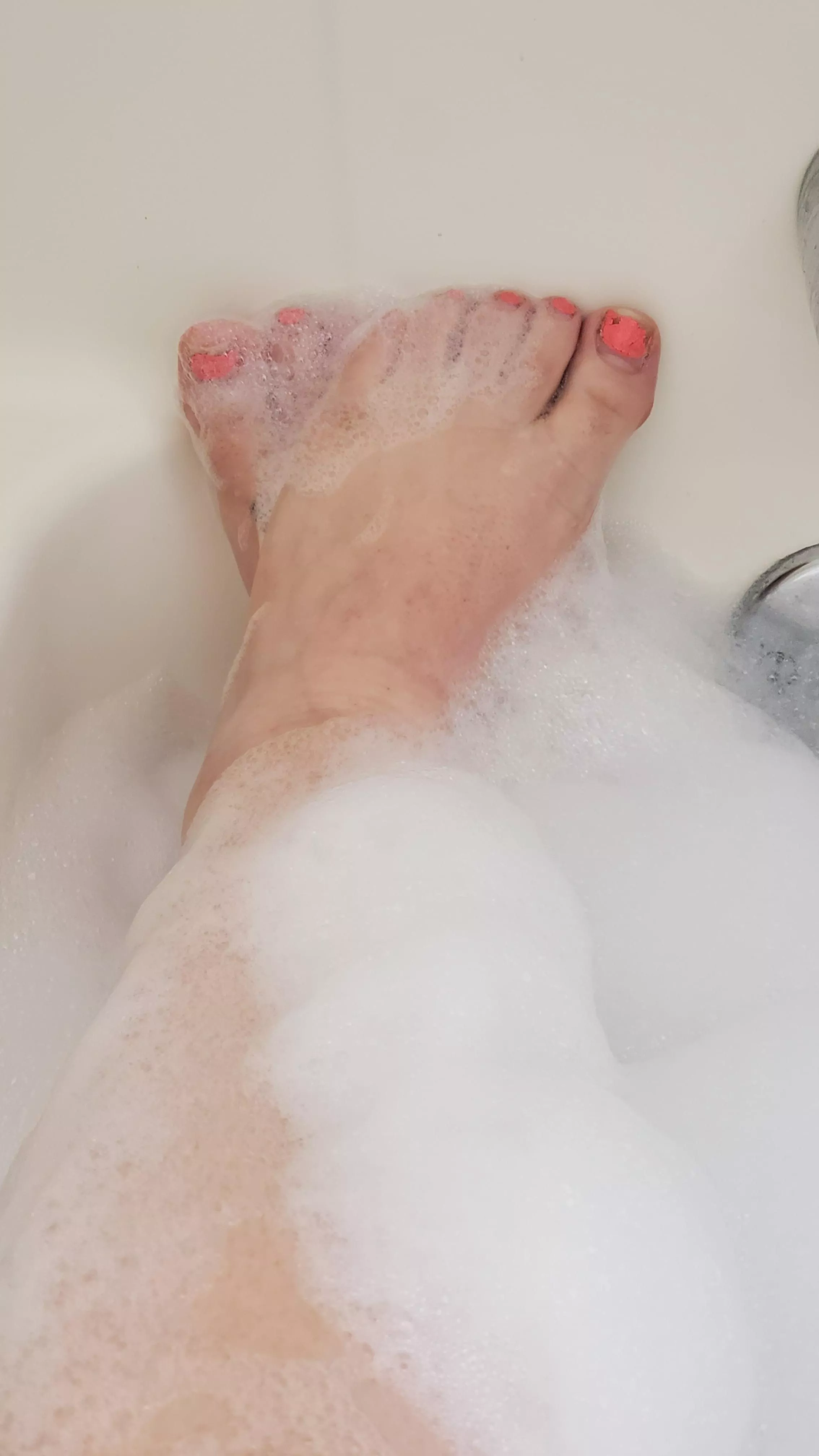 Soapy toes! I'd love to wash something else with these feet....🧼👣