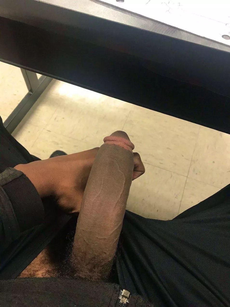 softie at uni. who gonna suck me under the table?