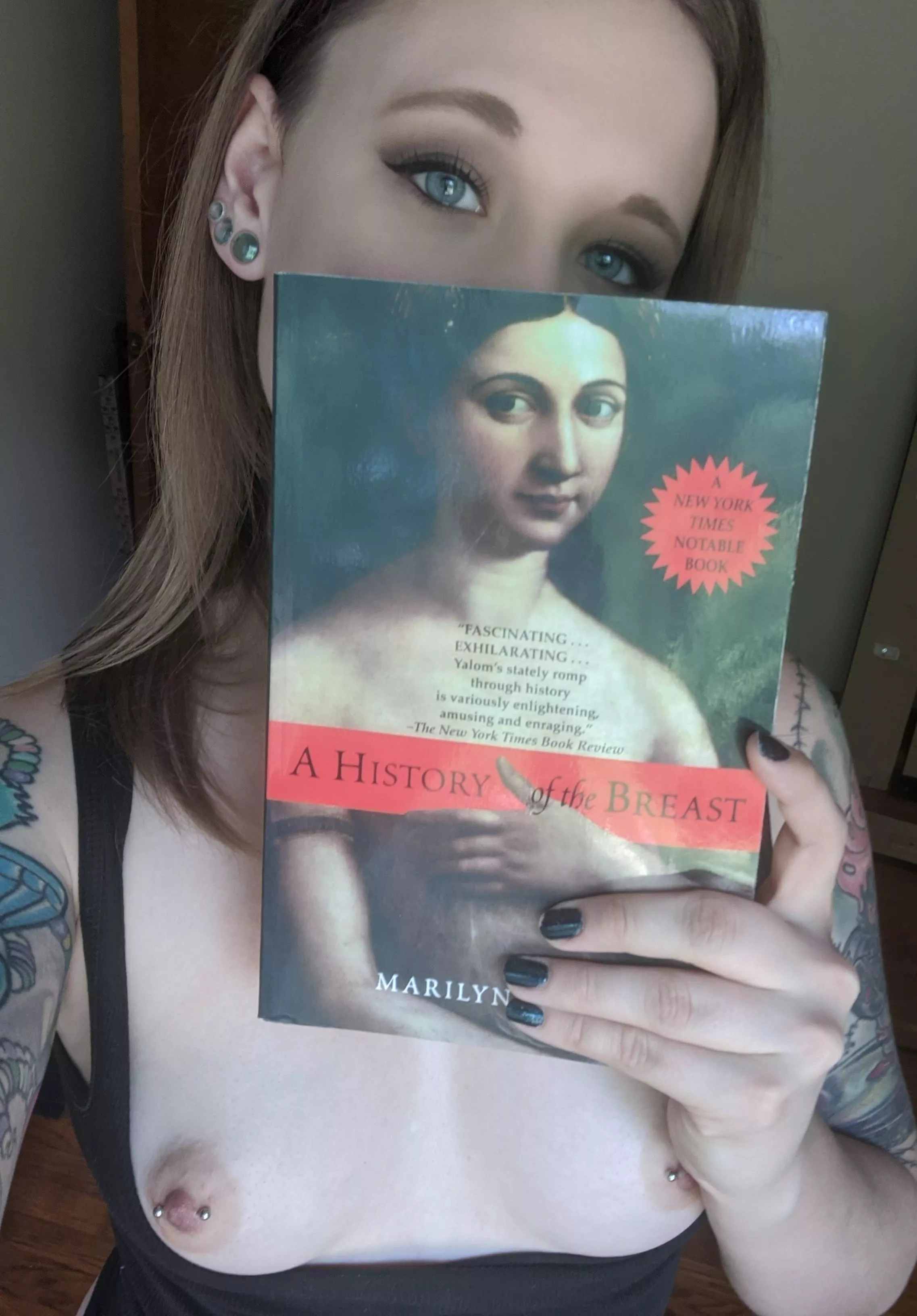 Some people tell me they don't like reading... I say they just haven't found the right book 😊 27 [f]