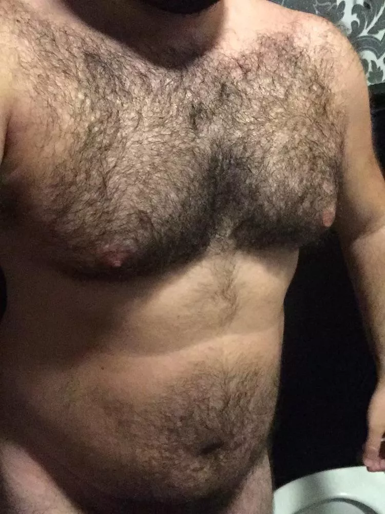 Someone call for a hairy daddy