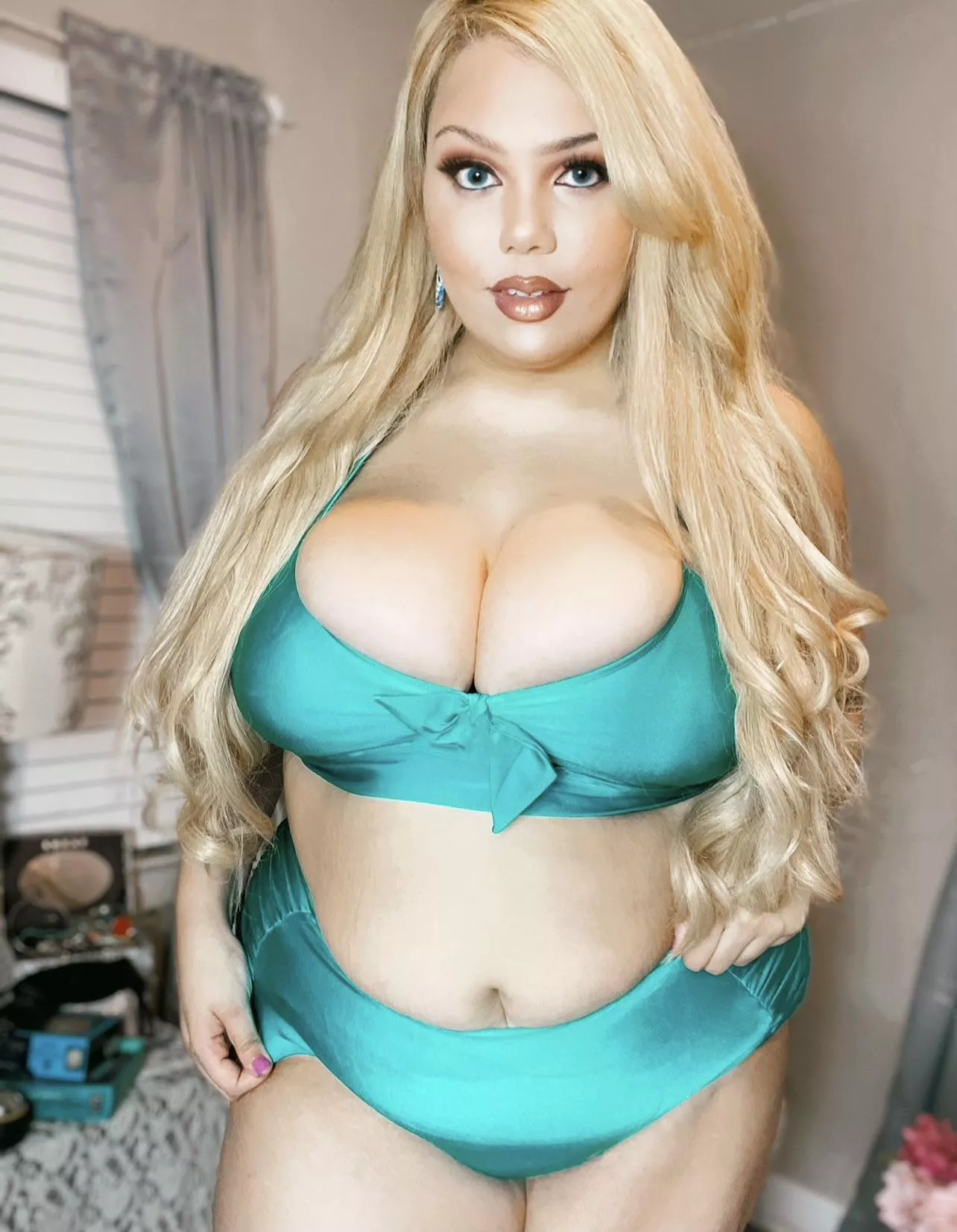 Something about a blonde bbw in a bikini ðŸ˜ˆ