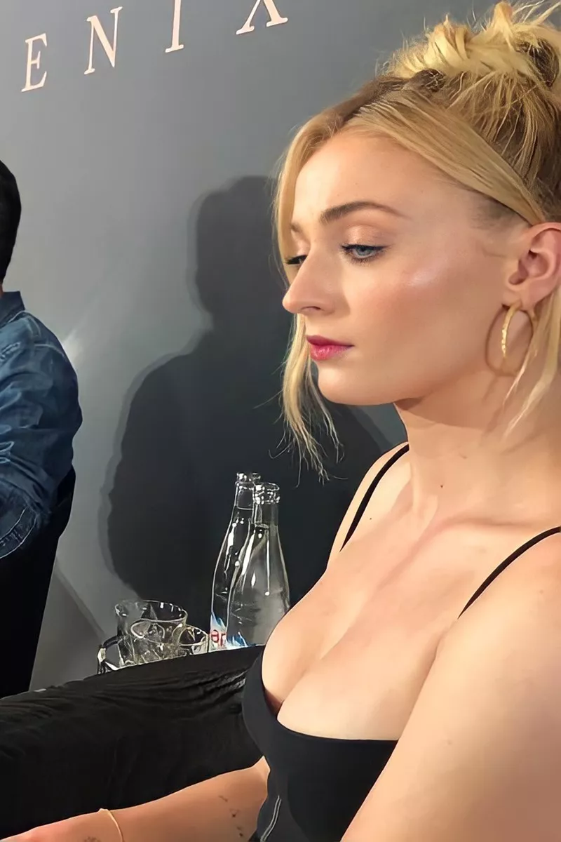 Sophie Turner showing off her fantastic cleavage