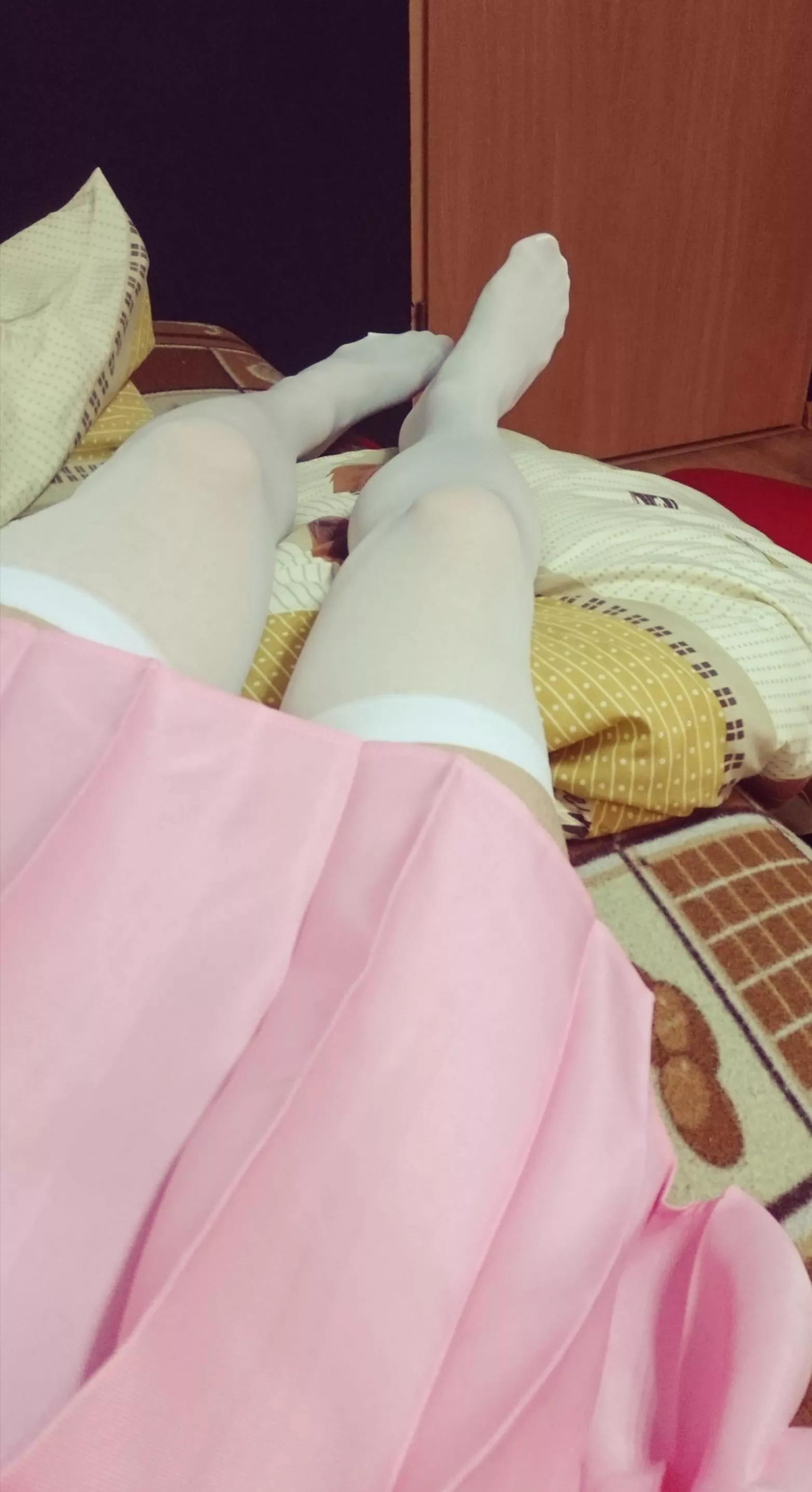 Sorry for old pics 😢 I don't have much time now to do new ones. Enjoy that pink skirt with white socks :3