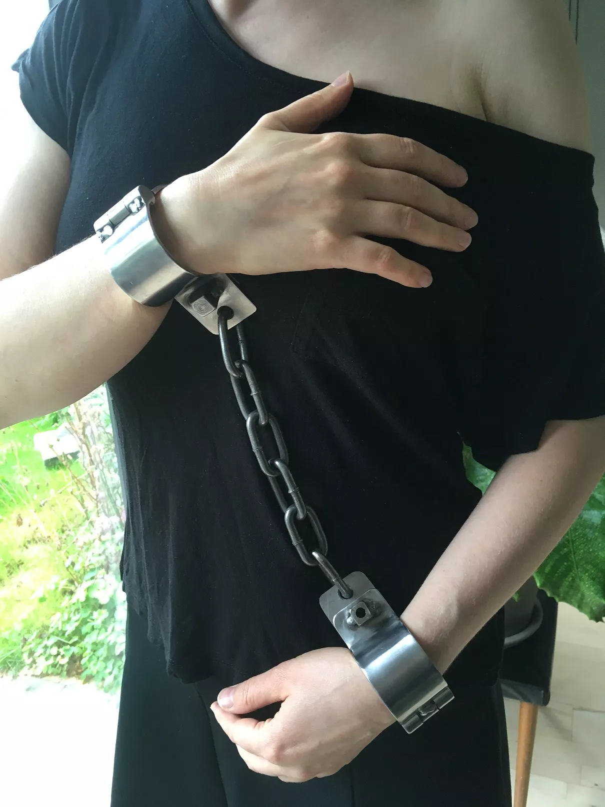 Spending the day in steel shackles [F]