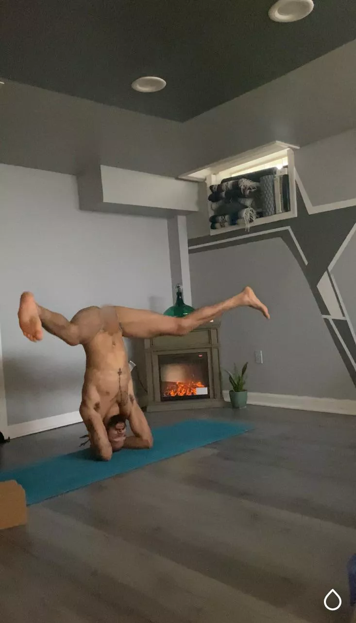 Split Headstand