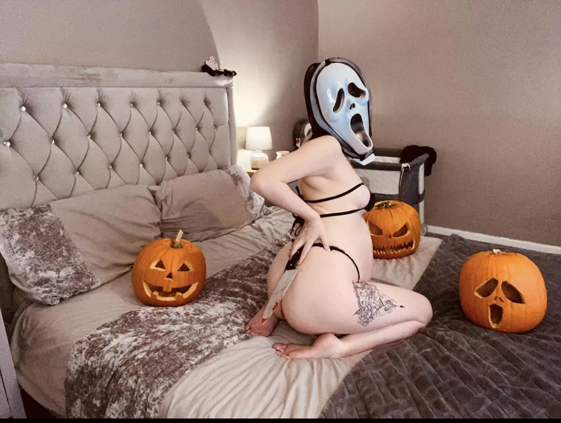 Spooky pregnant ghost faceðŸŽƒ