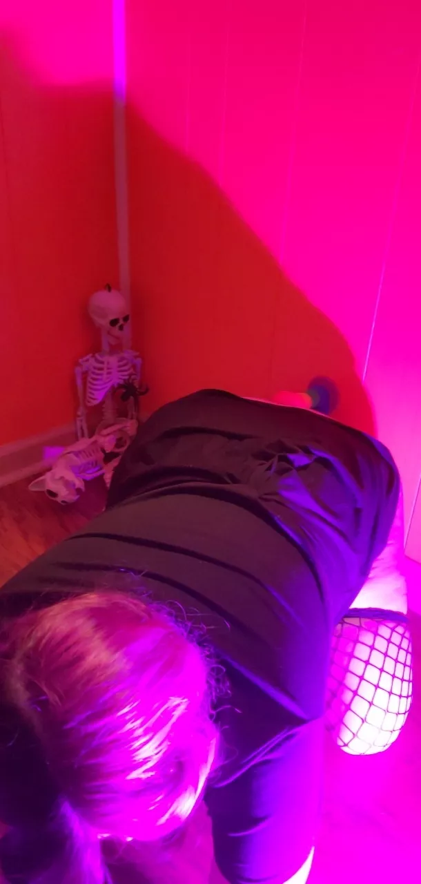 ðŸ‘»Spooky Season SaleðŸ‘» Sub for $6.66 all month long ðŸŽƒTop 11% ðŸŽƒ MILF ðŸŽƒ Bi ðŸŽƒ Brat ðŸŽƒ Tattoed ðŸŽƒ Pierced ðŸŽƒ 900+ pics/vids ðŸŽƒ Daily uploads ðŸŽƒ Kink/Fetish Friendly ðŸŽƒ Anal play ðŸŽƒ Solo ðŸŽƒ B/G ðŸŽƒ Squirting ðŸŽƒ Customs