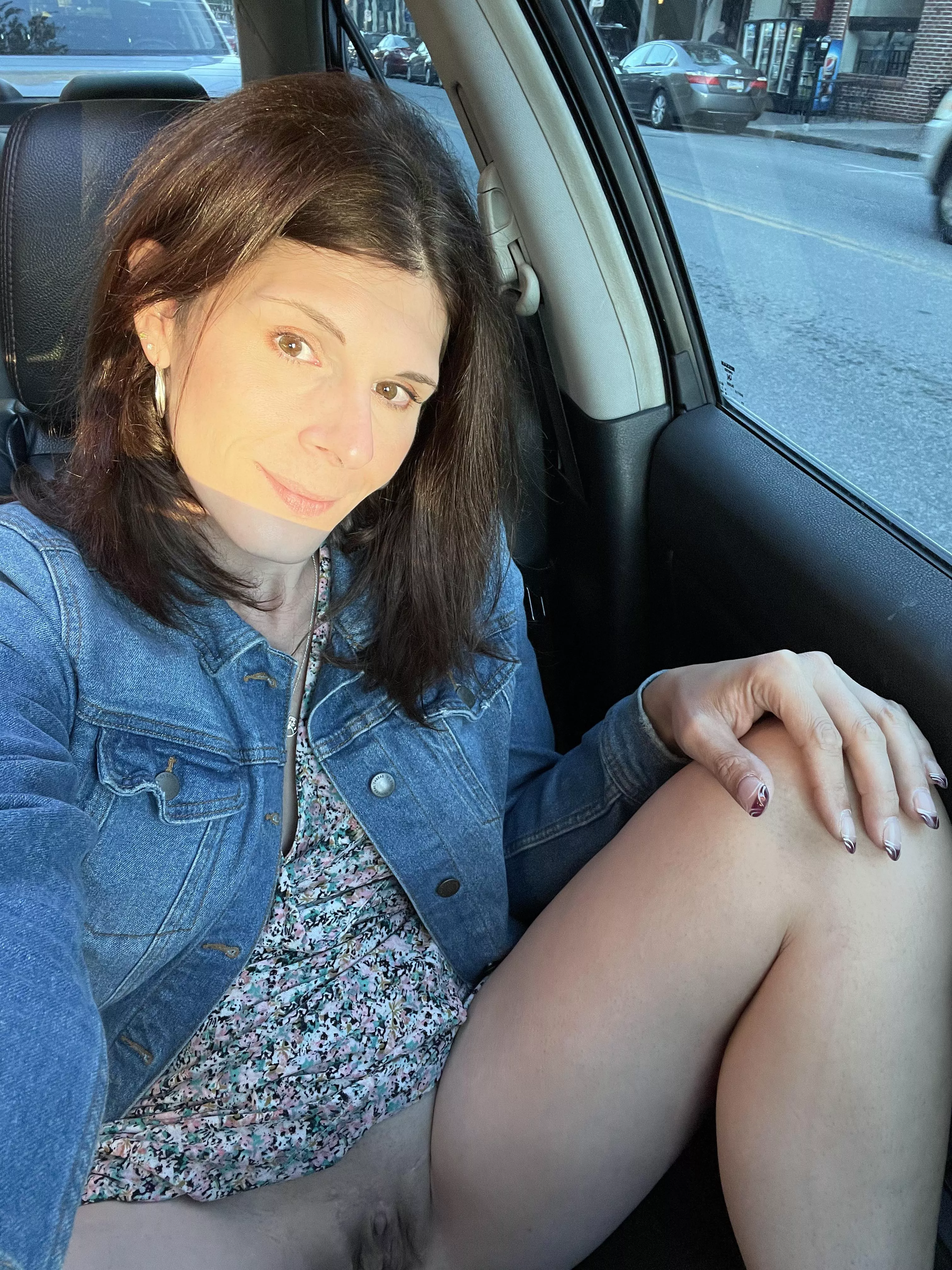 Spreading my legs regardless of the season (39F)