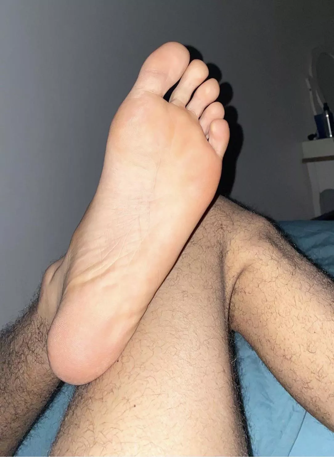 Start licking the toes or the sole?