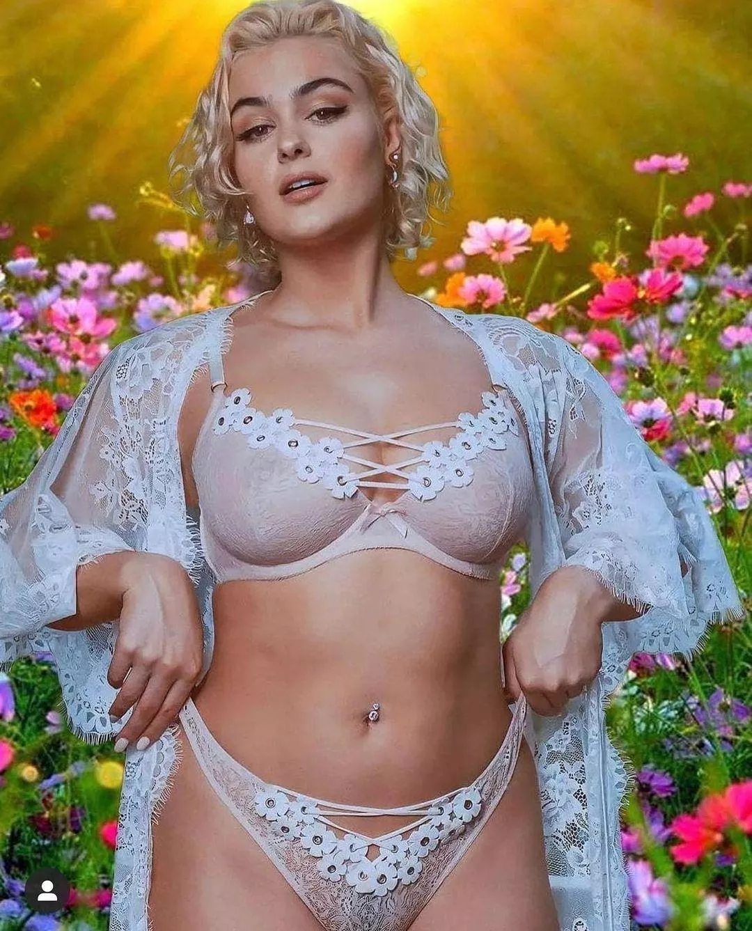 Stefania Ferrario (@stefania_model) [instagram]